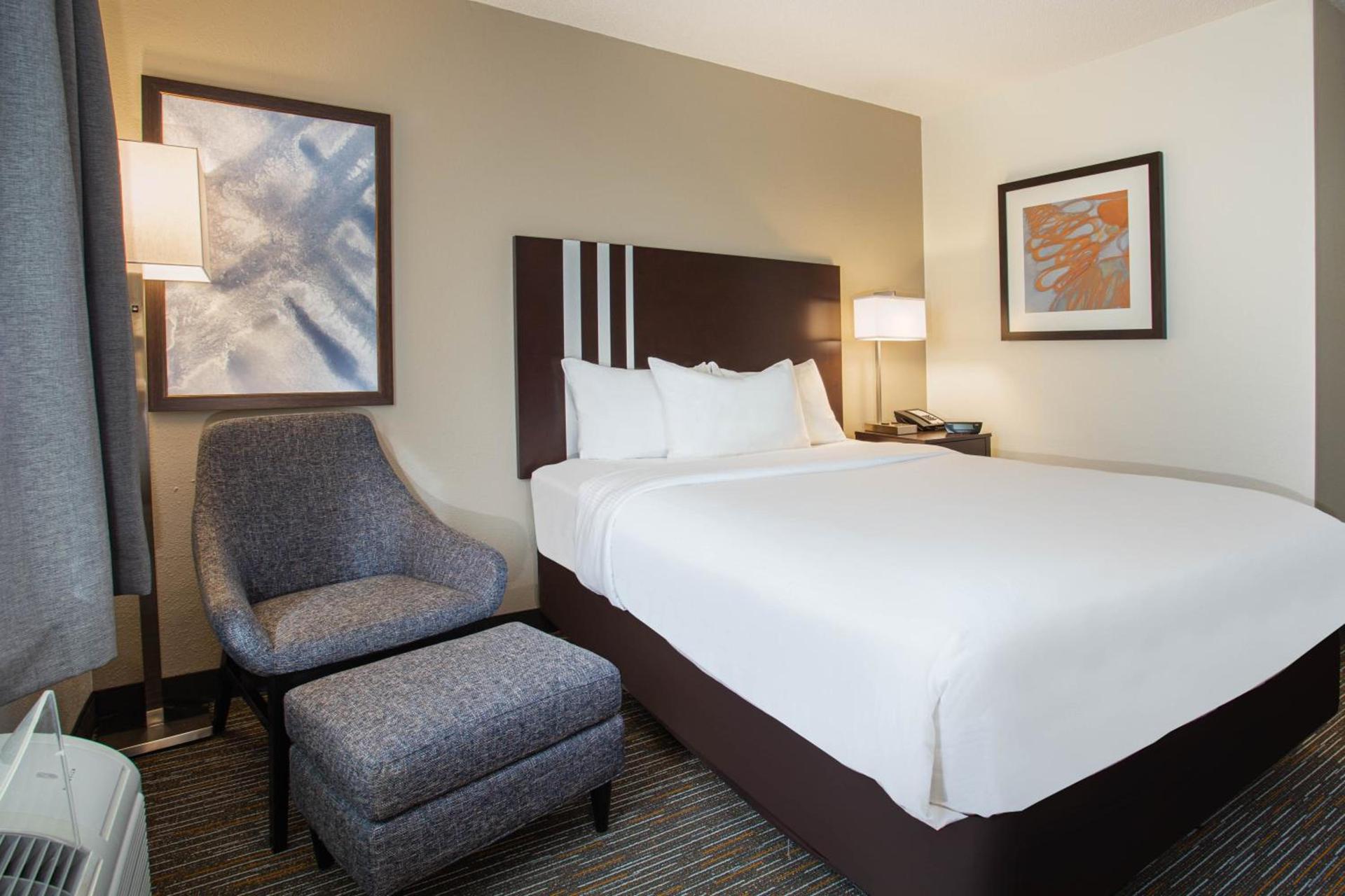 Wingate by Wyndham Gurnee photo 25