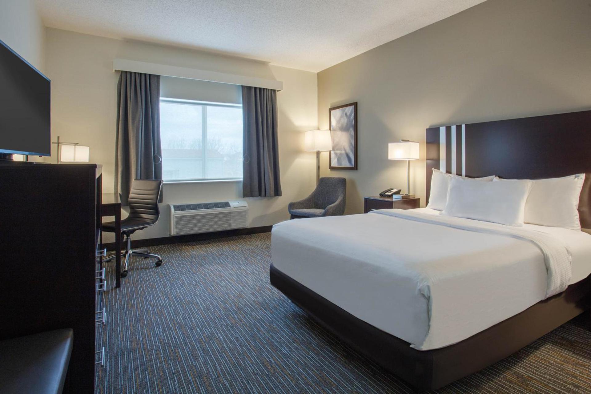 Wingate by Wyndham Gurnee photo 23