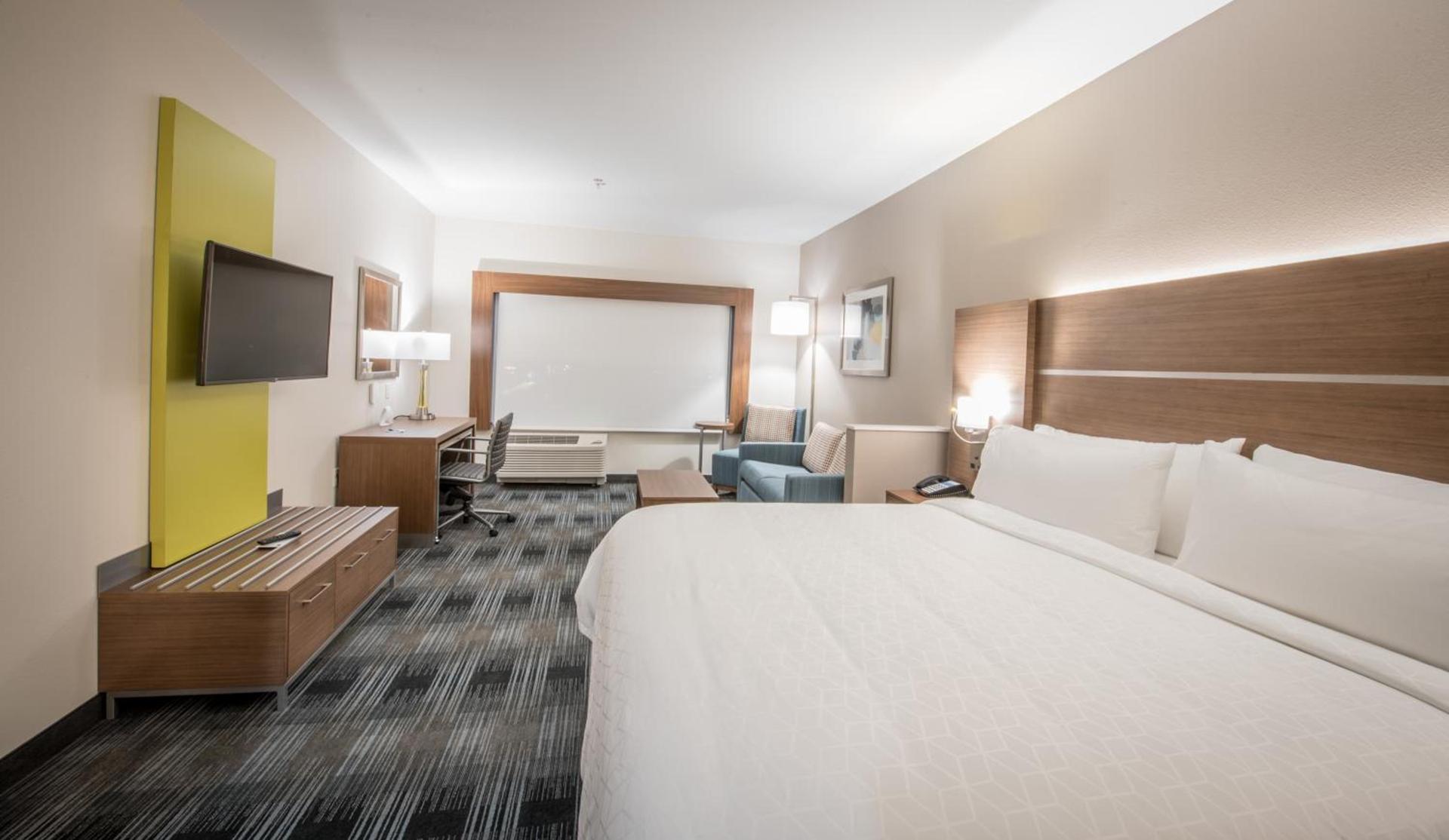 Holiday Inn Express & Suites - Houston Westchase - Westheimer by IHG photo 7