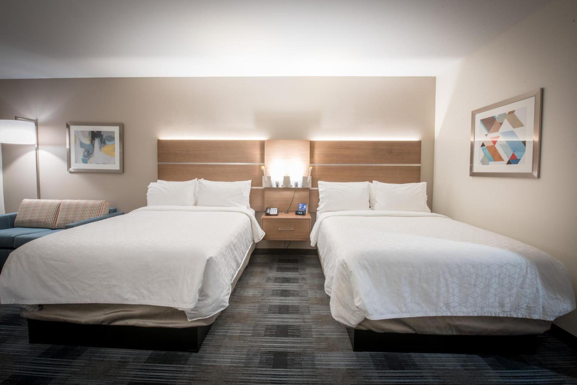 Holiday Inn Express & Suites - Houston Westchase - Westheimer by IHG photo 21