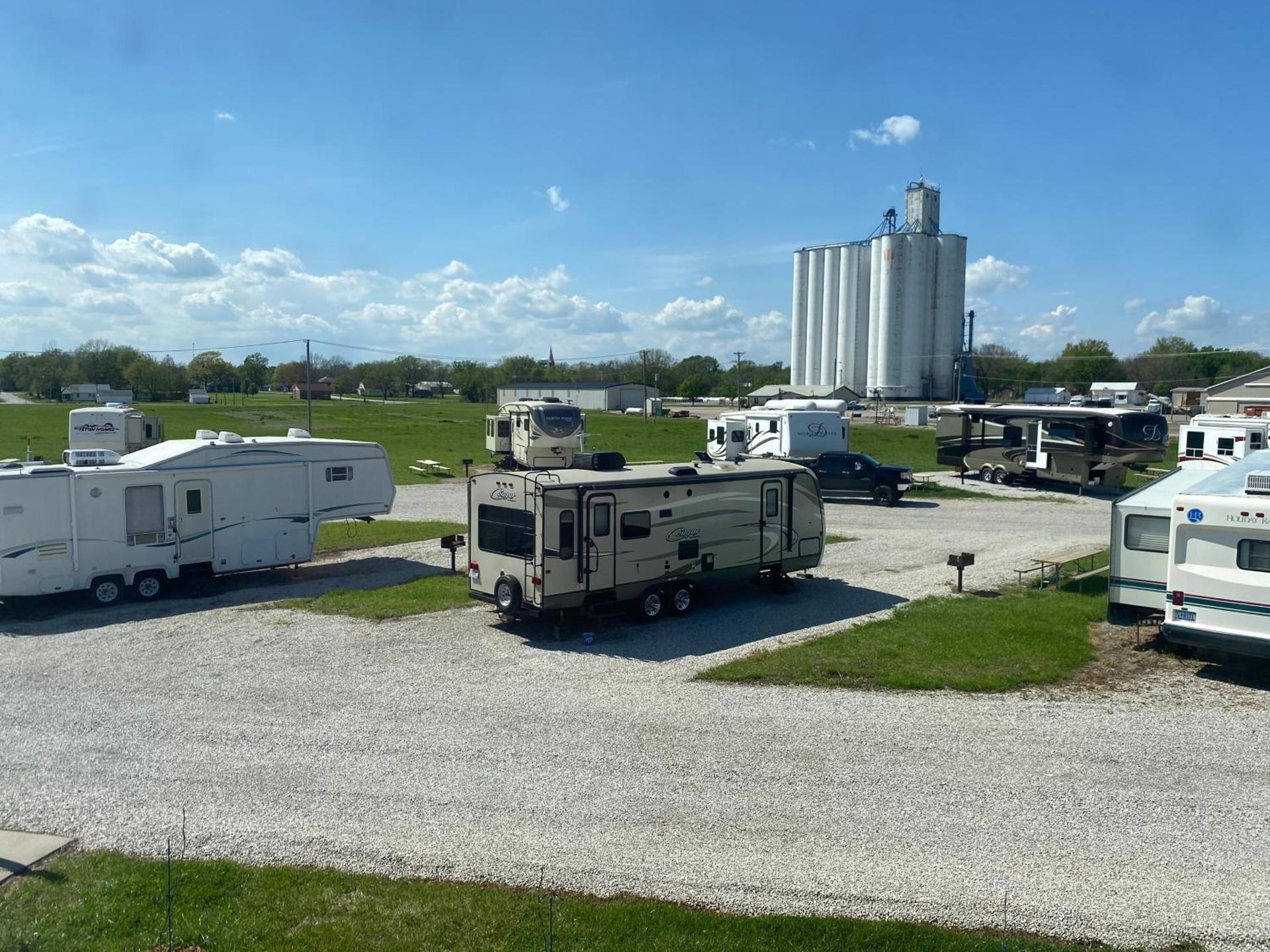 Garnett Hotel & RV Park photo 16