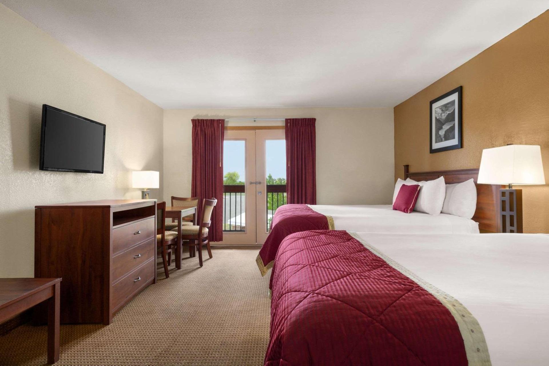 Baymont by Wyndham Cortez photo 29