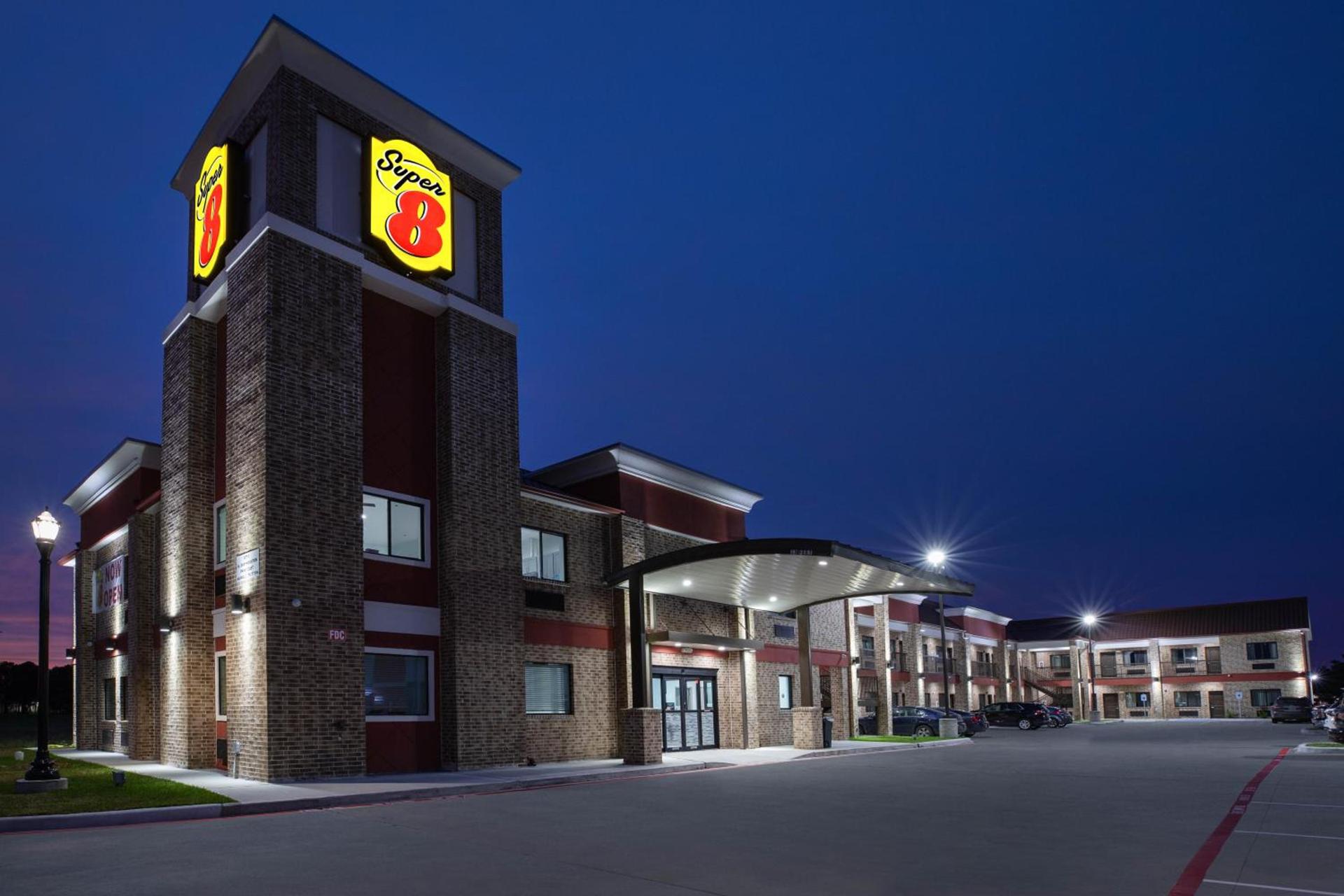 Super 8 by Wyndham Humble Houston Fallcreek photo 25