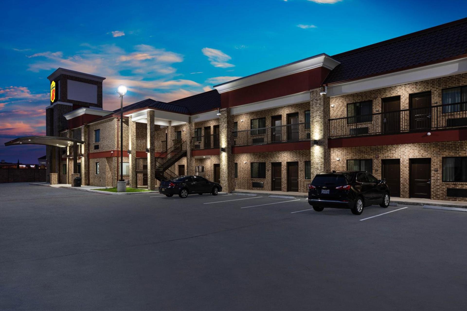 Super 8 by Wyndham Humble Houston Fallcreek photo 43