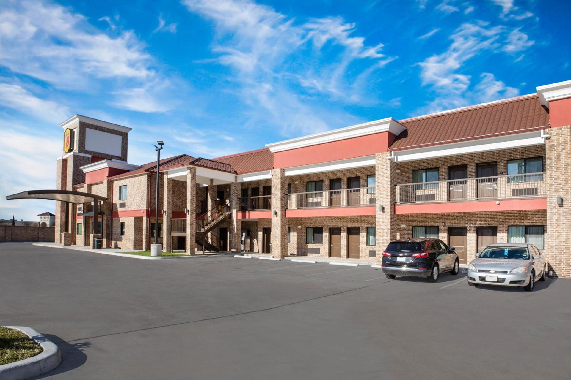 Super 8 by Wyndham Humble Houston Fallcreek photo 44