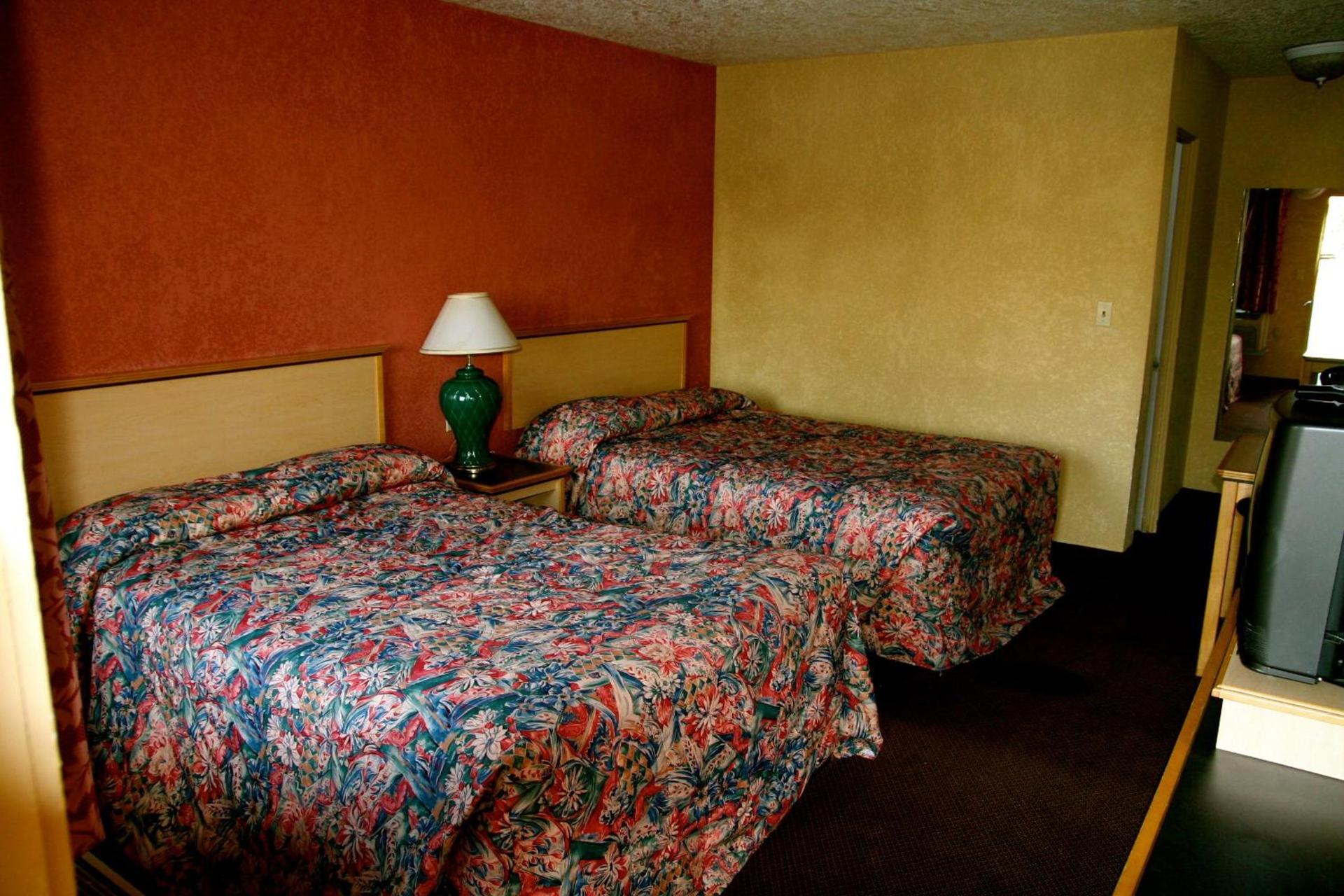 Holiday Lodge - Salem,OR photo 9