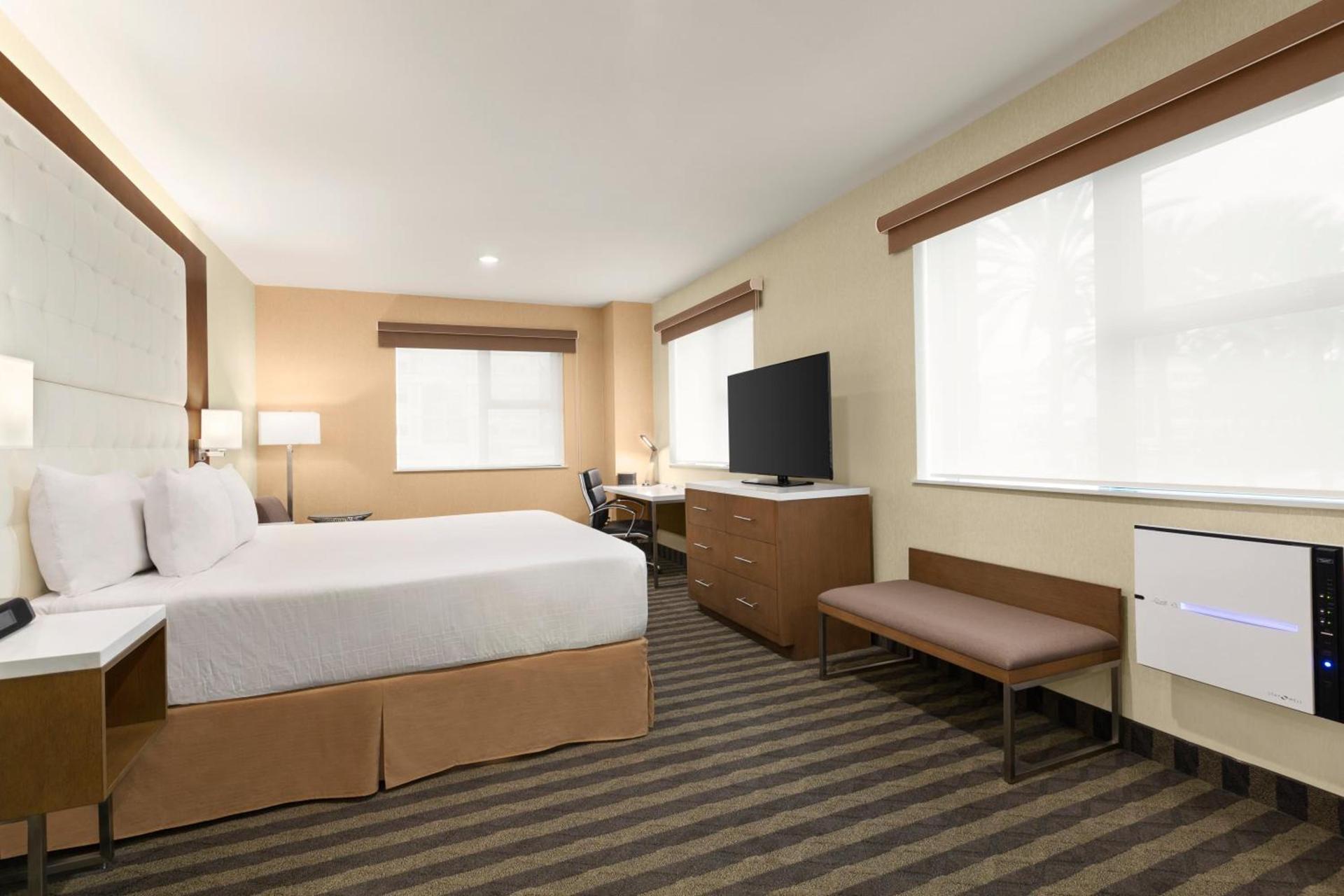 Wyndham Anaheim photo 36