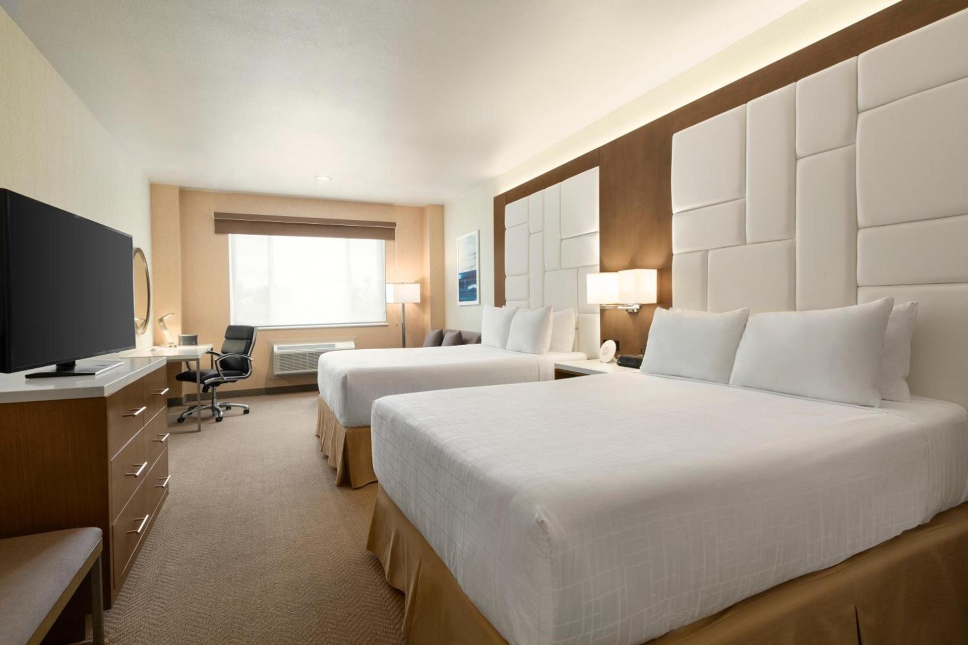 Wyndham Anaheim photo 57
