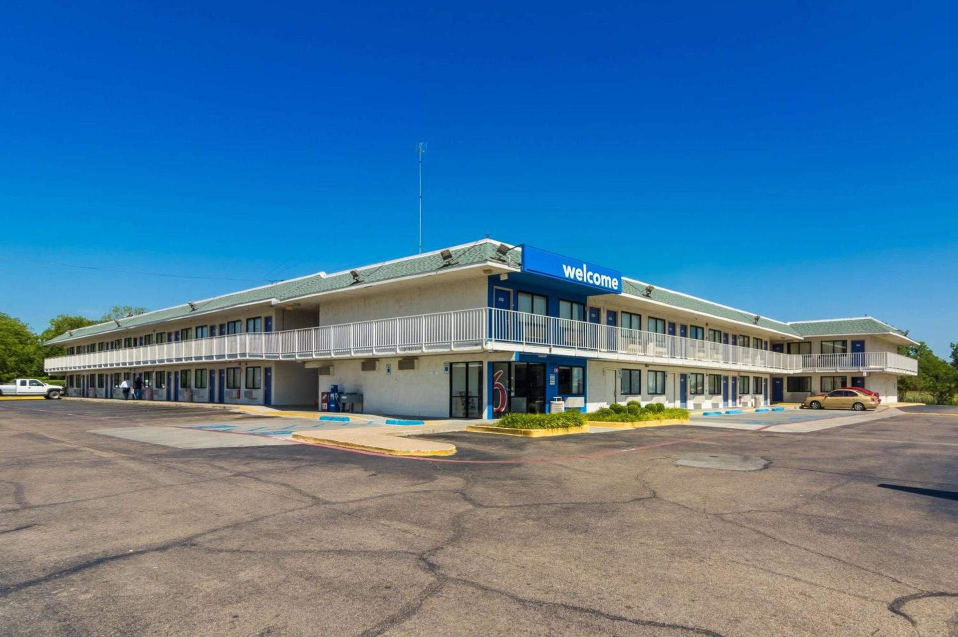 Motel 6-Bellmead, TX - Waco photo 3