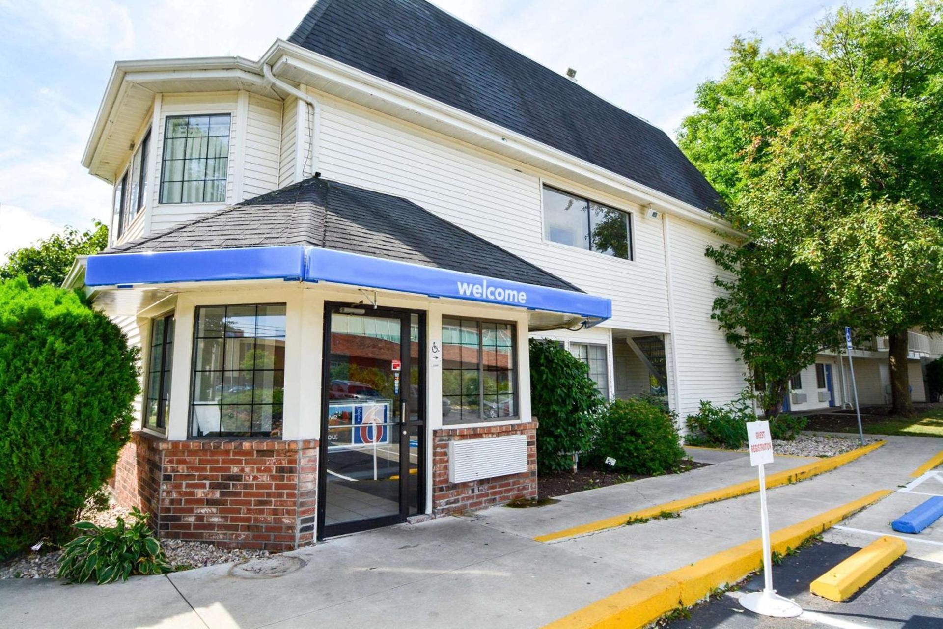 Motel 6-Wethersfield, CT - Hartford photo 1