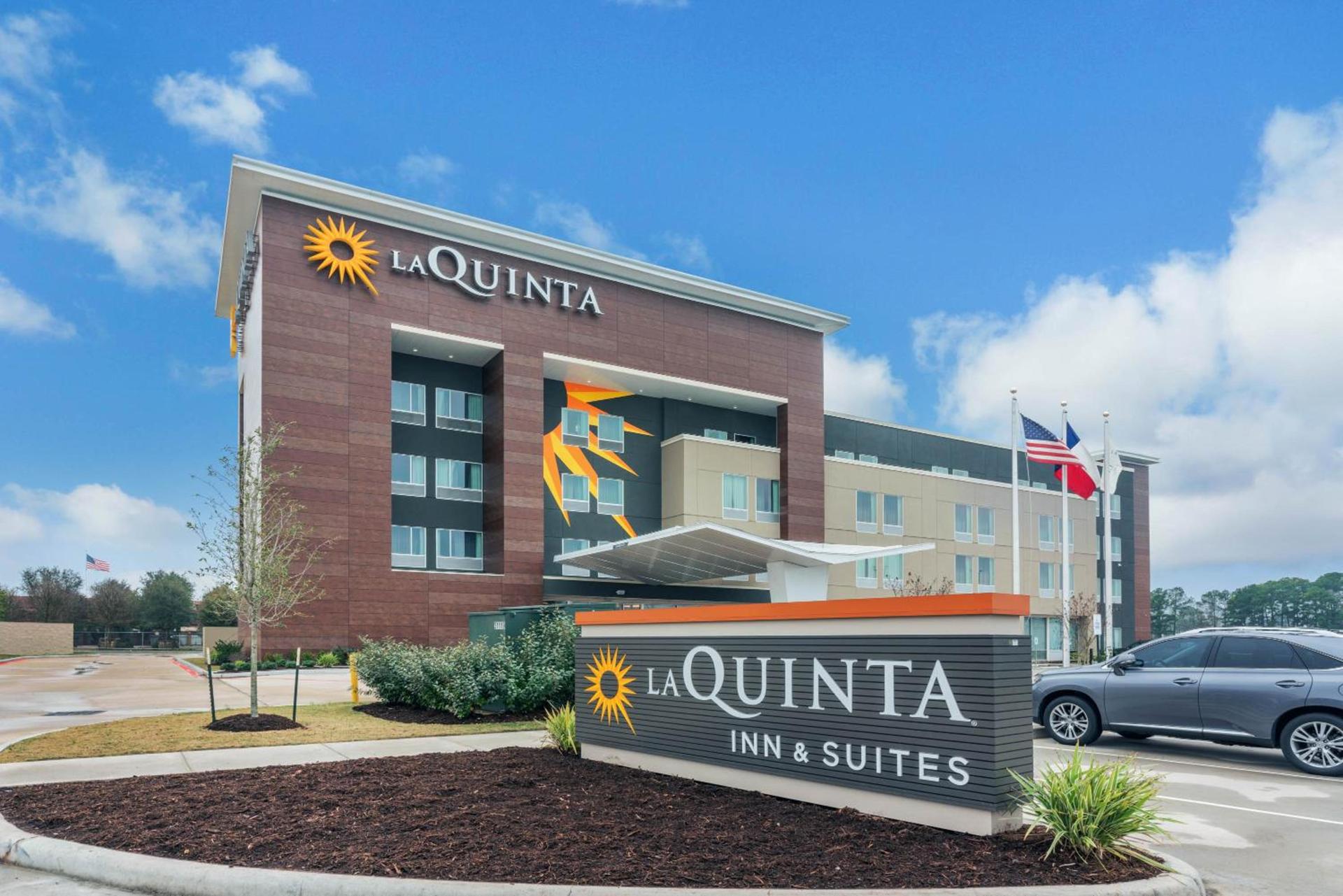 La Quinta Inn and Suites by Wyndham Houston Spring South photo 19