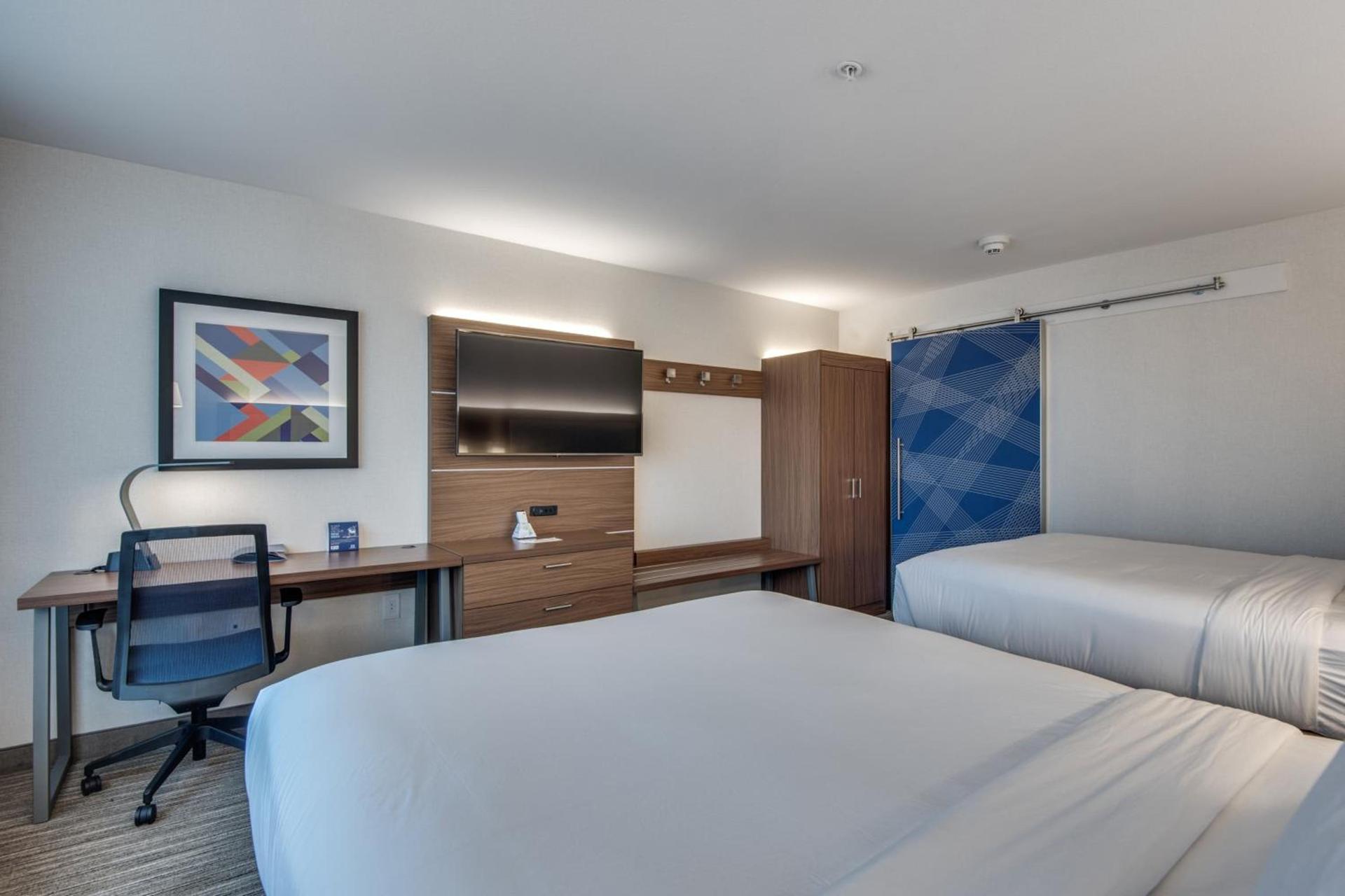 Holiday Inn Express & Suites Dallas North - Addison by IHG photo 59