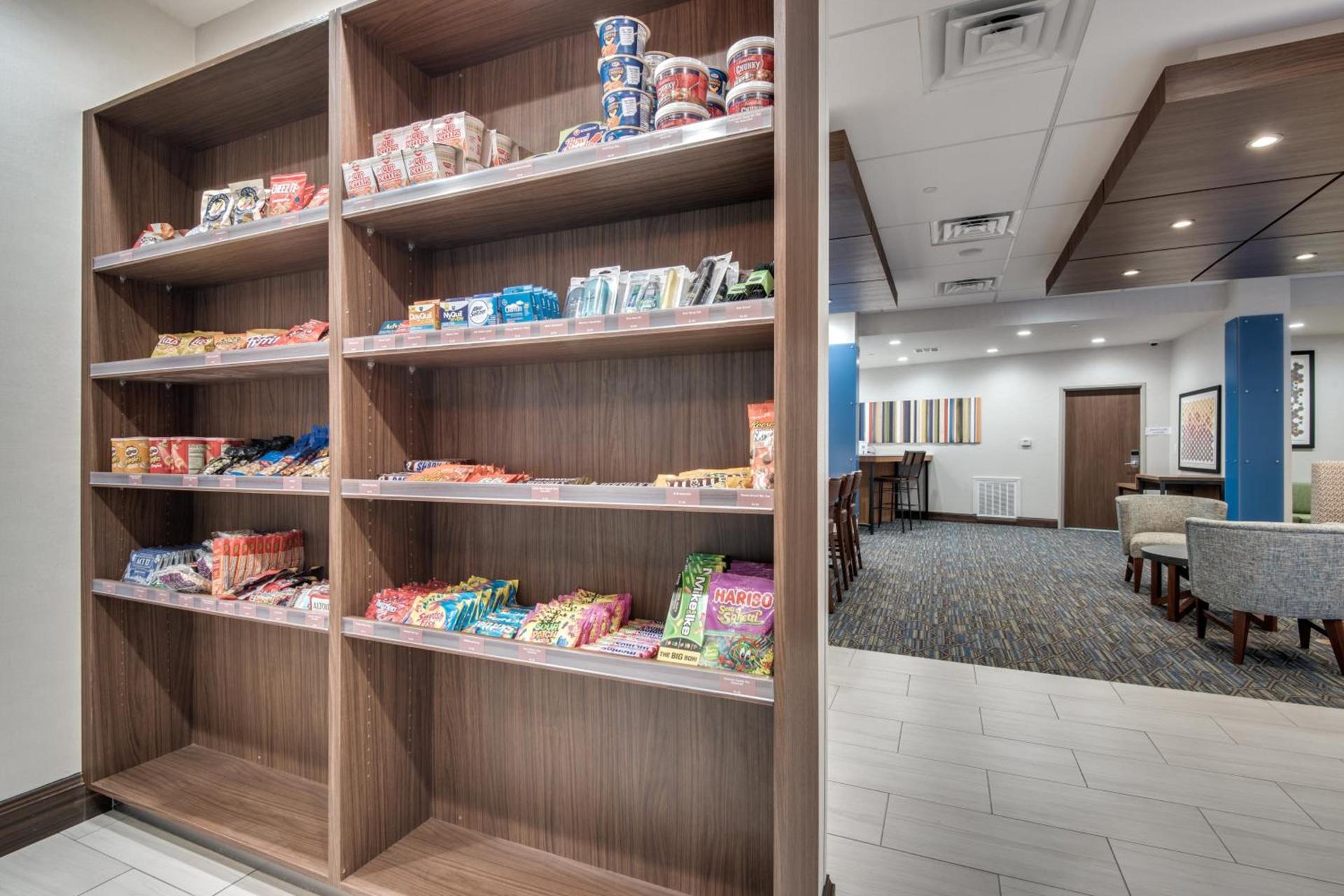 Holiday Inn Express & Suites Dallas North - Addison by IHG photo 17