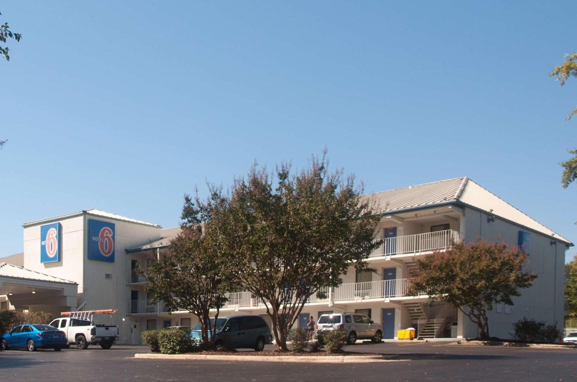 Motel 6-Raleigh, NC - Cary photo 2