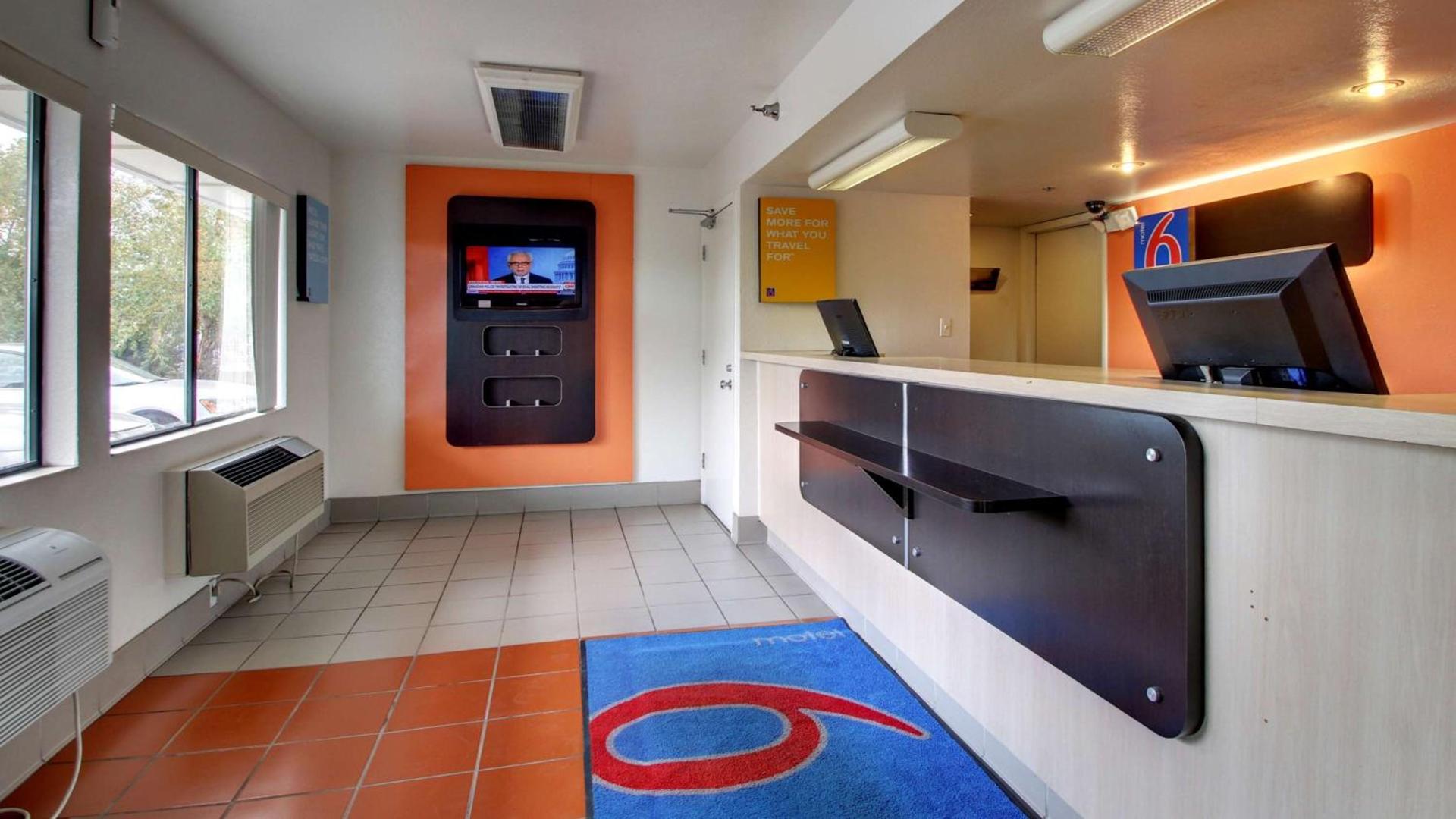 Motel 6-Des Moines, IA - North photo 8