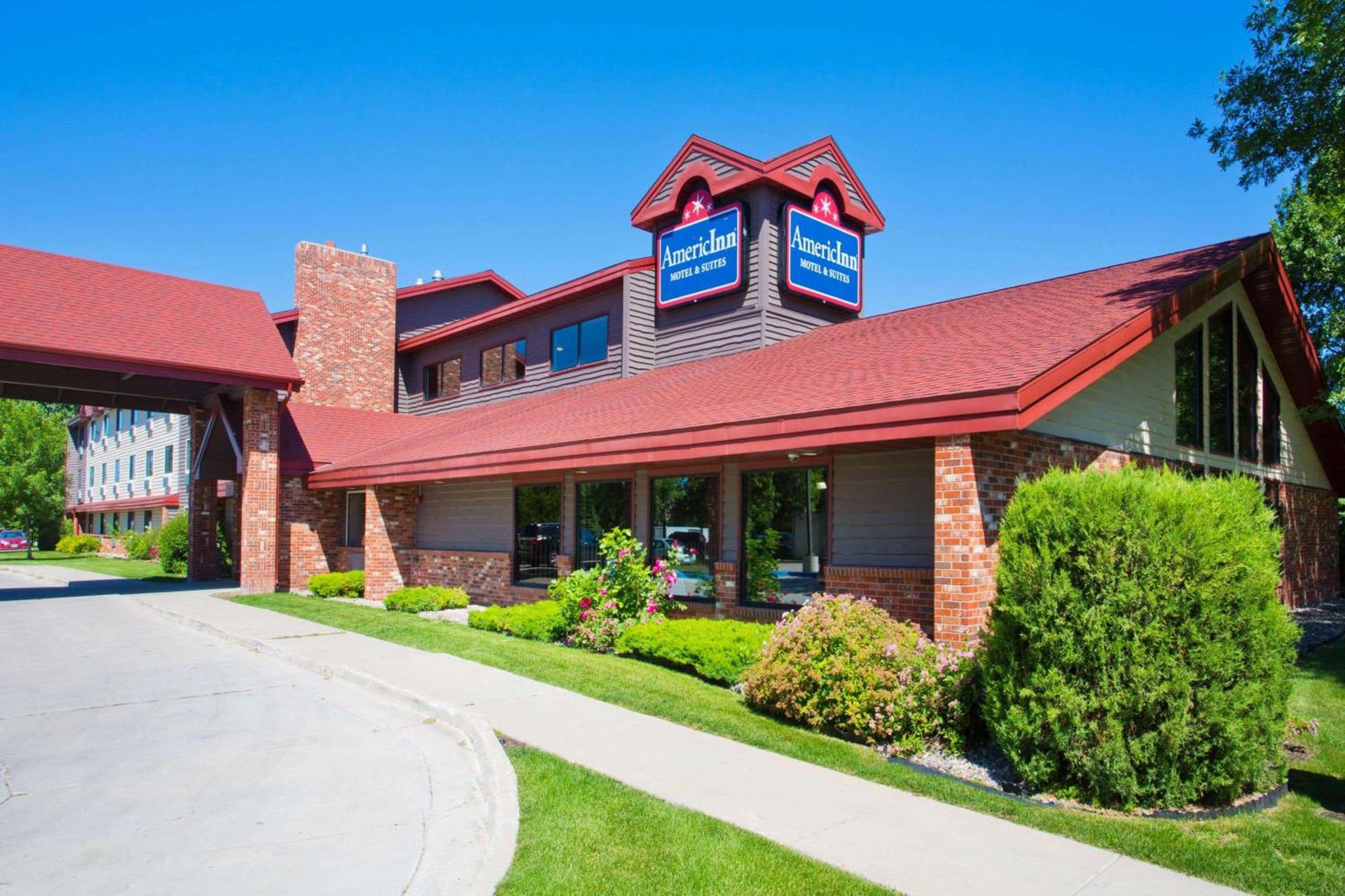 AmericInn by Wyndham Grand Forks photo 2