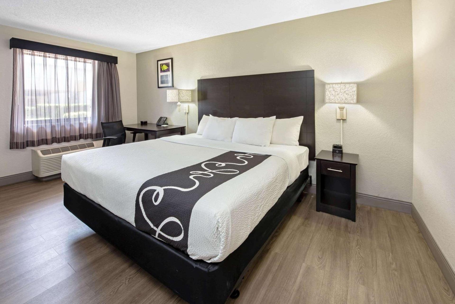 La Quinta Inn by Wyndham West Palm Beach - Florida Turnpike photo 4