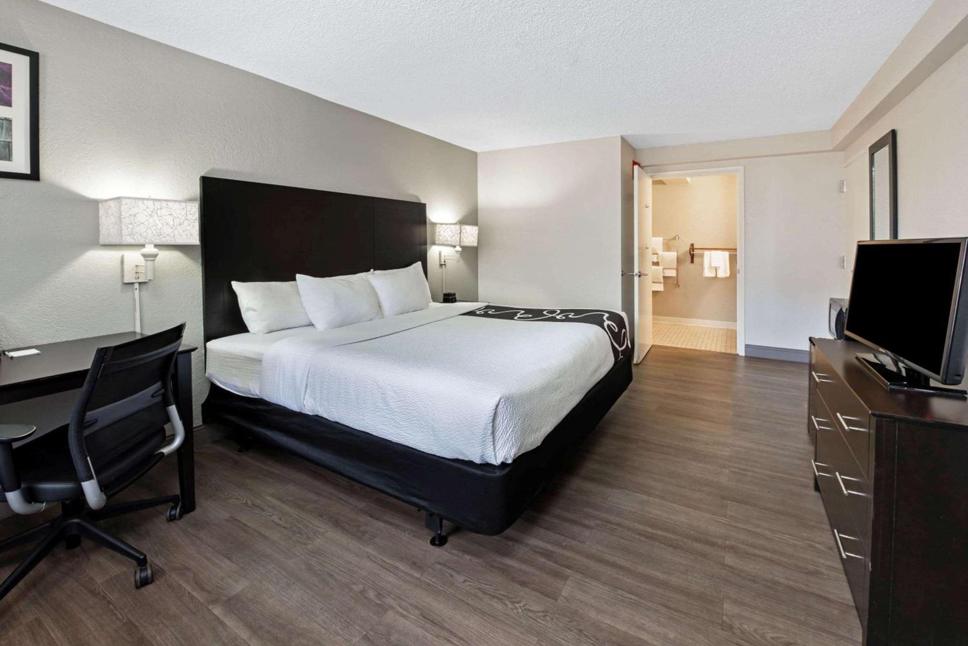 La Quinta Inn by Wyndham West Palm Beach - Florida Turnpike photo 40