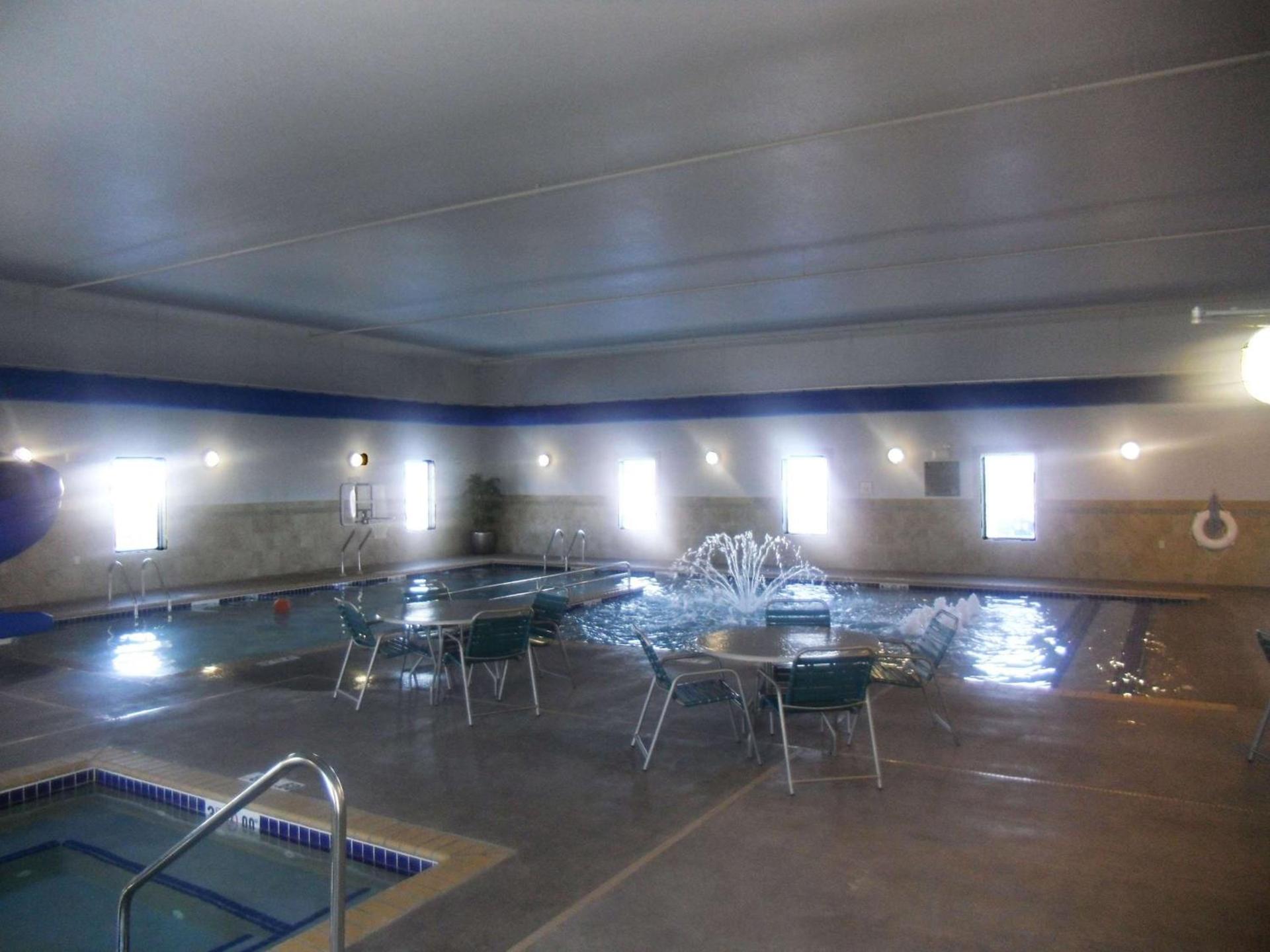 La Quinta by Wyndham Bismarck photo 11