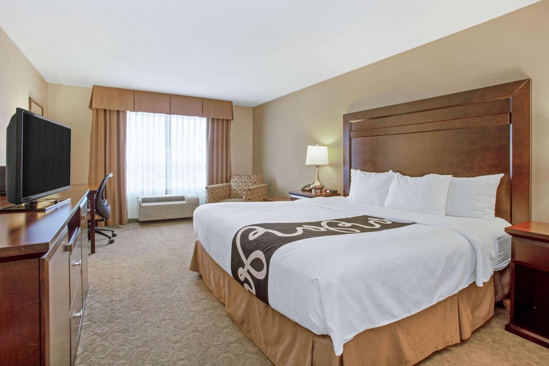 La Quinta by Wyndham Bismarck photo 17