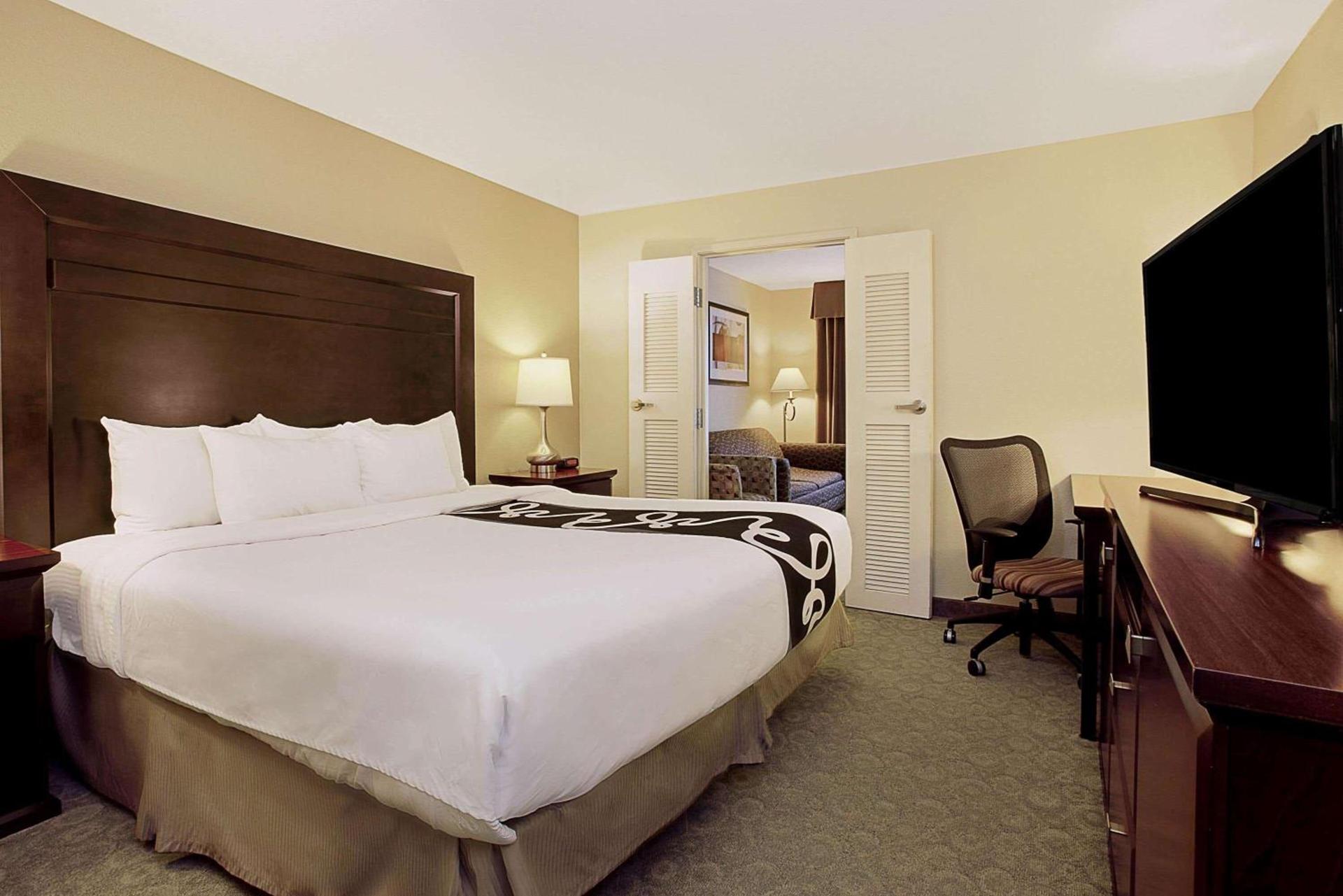 La Quinta by Wyndham Bismarck photo 33