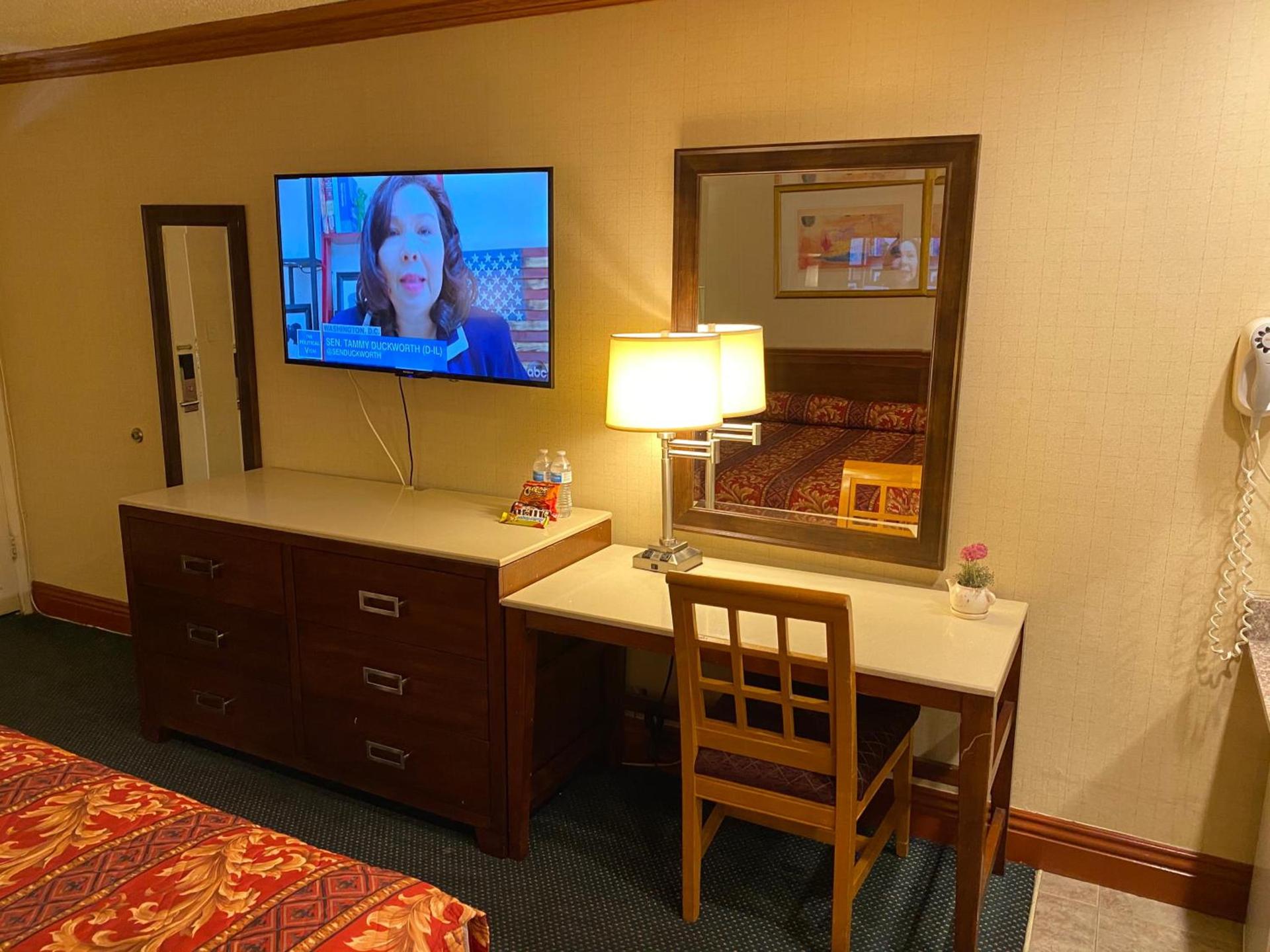 New Century Inn photo 8