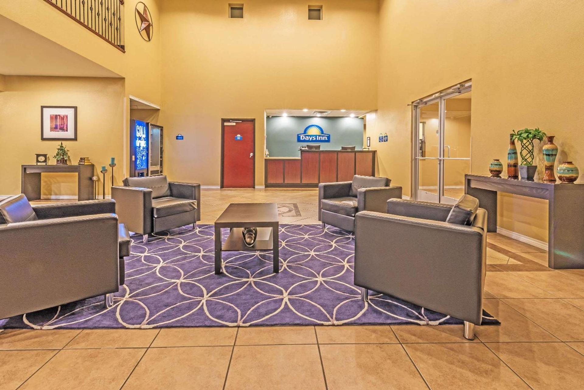 Days Inn by Wyndham Rockdale Texas photo 2