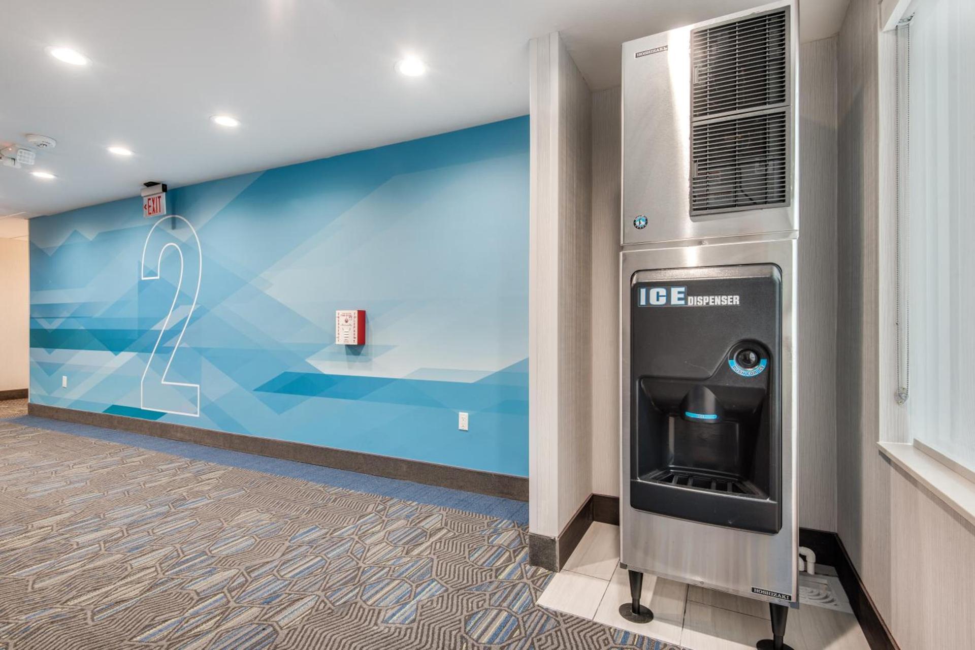 Holiday Inn Express & Suites Dallas North - Addison by IHG photo 27