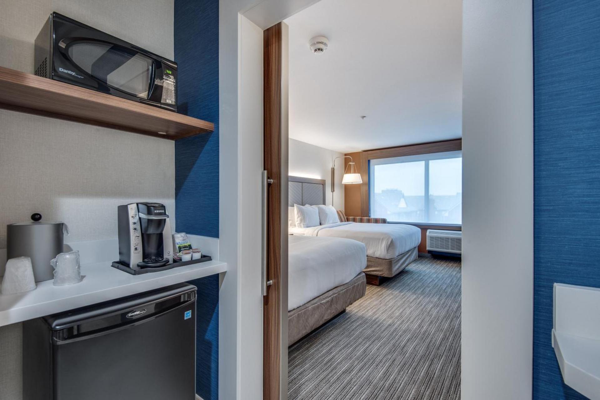 Holiday Inn Express & Suites Dallas North - Addison by IHG photo 52