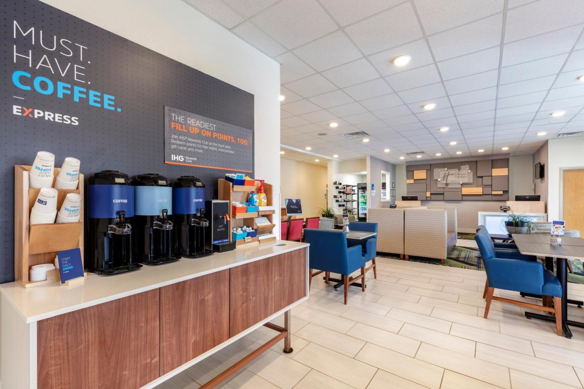 Holiday Inn Express Metropolis by IHG photo 36