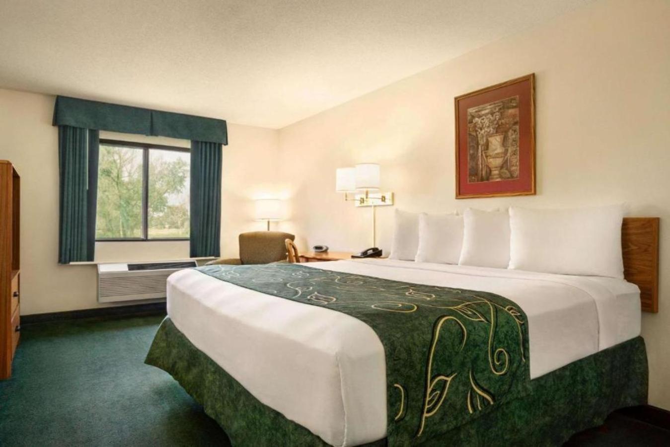Travelodge by Wyndham Morrill photo 18