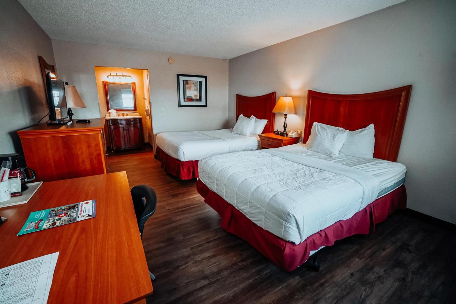 Lamplighter Inn and Suites - North photo 8
