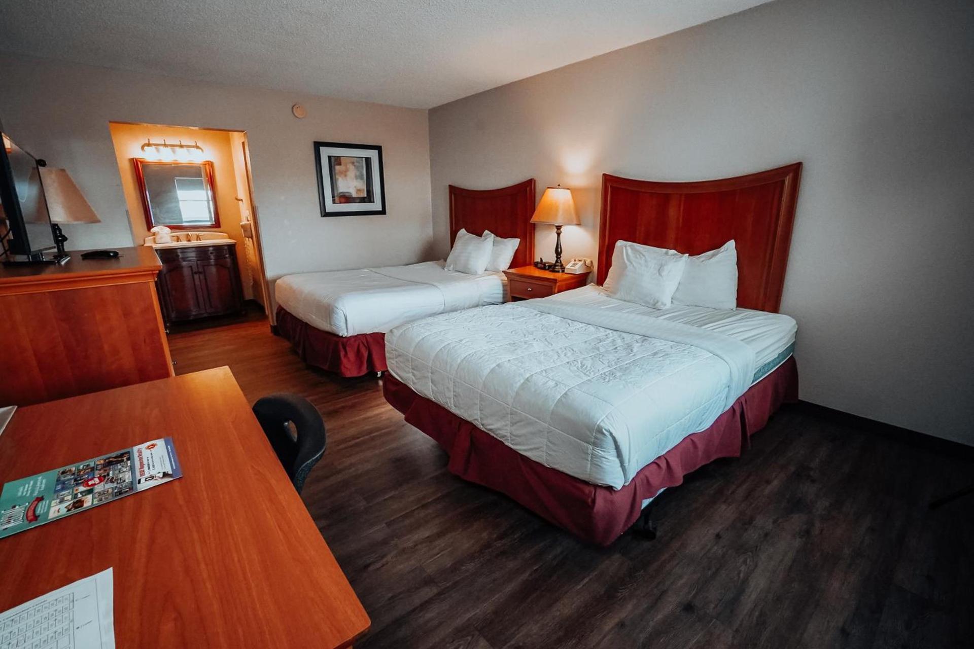 Lamplighter Inn and Suites - North photo 6