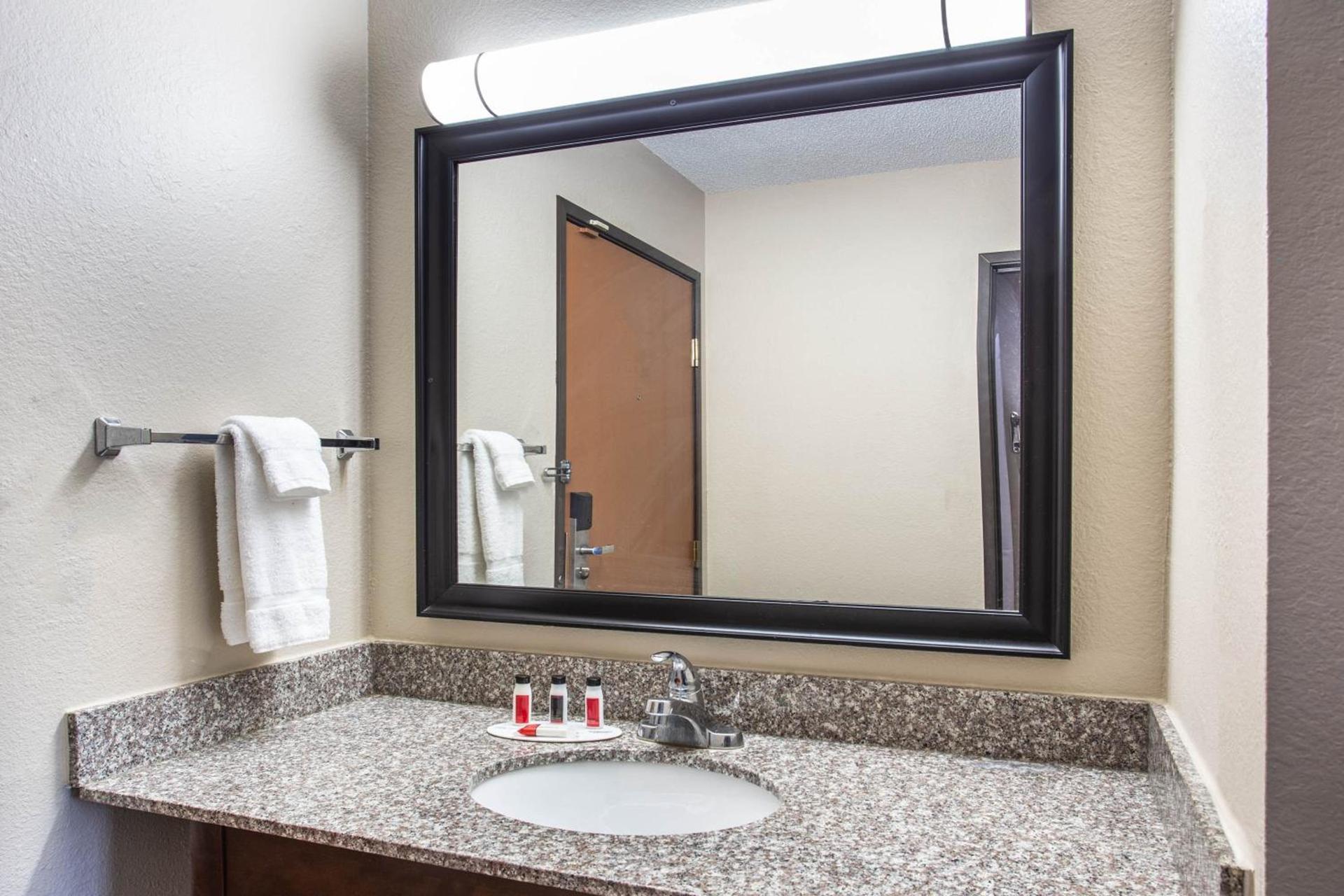 Baymont by Wyndham Joliet photo 41