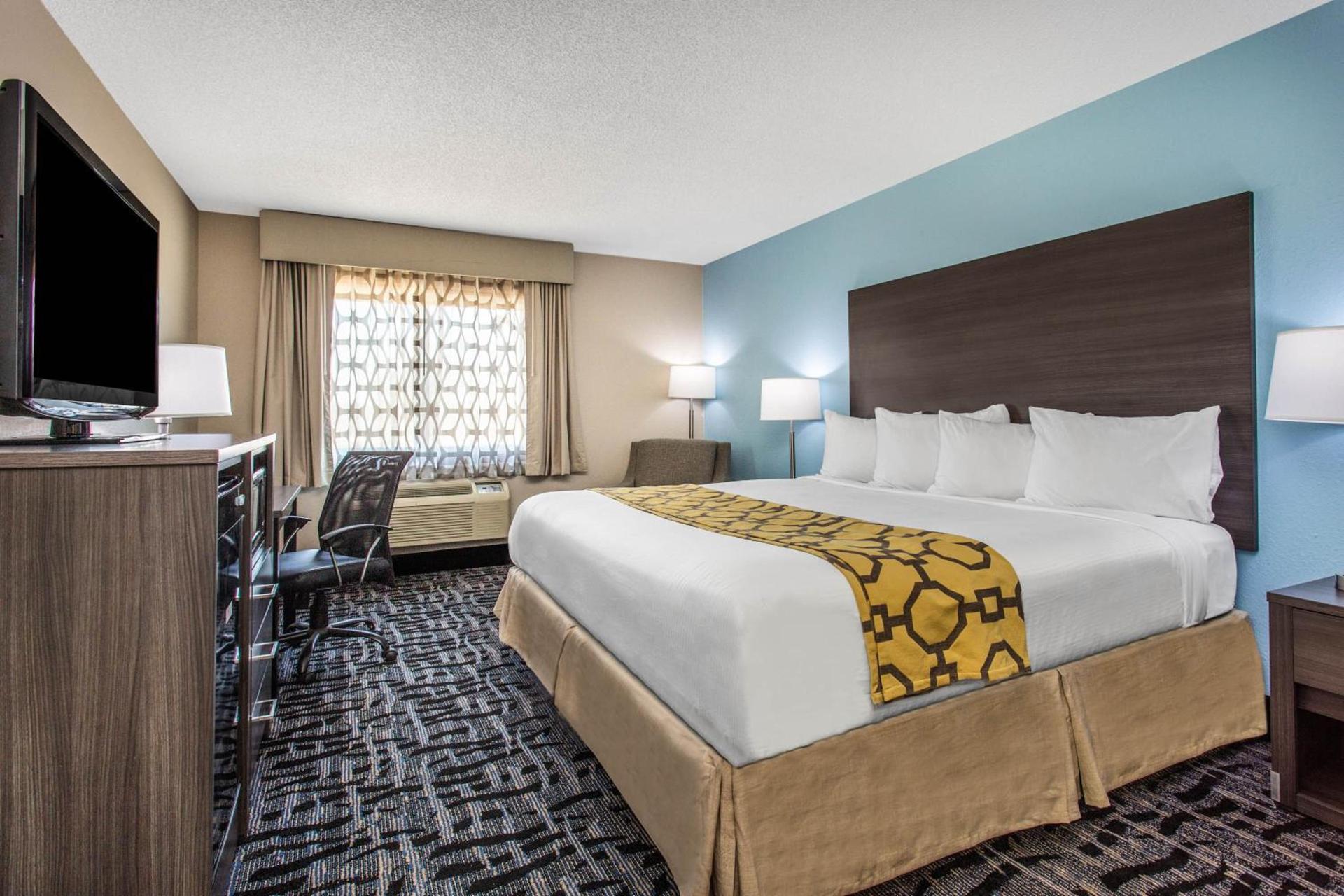 Baymont by Wyndham Joliet photo 34