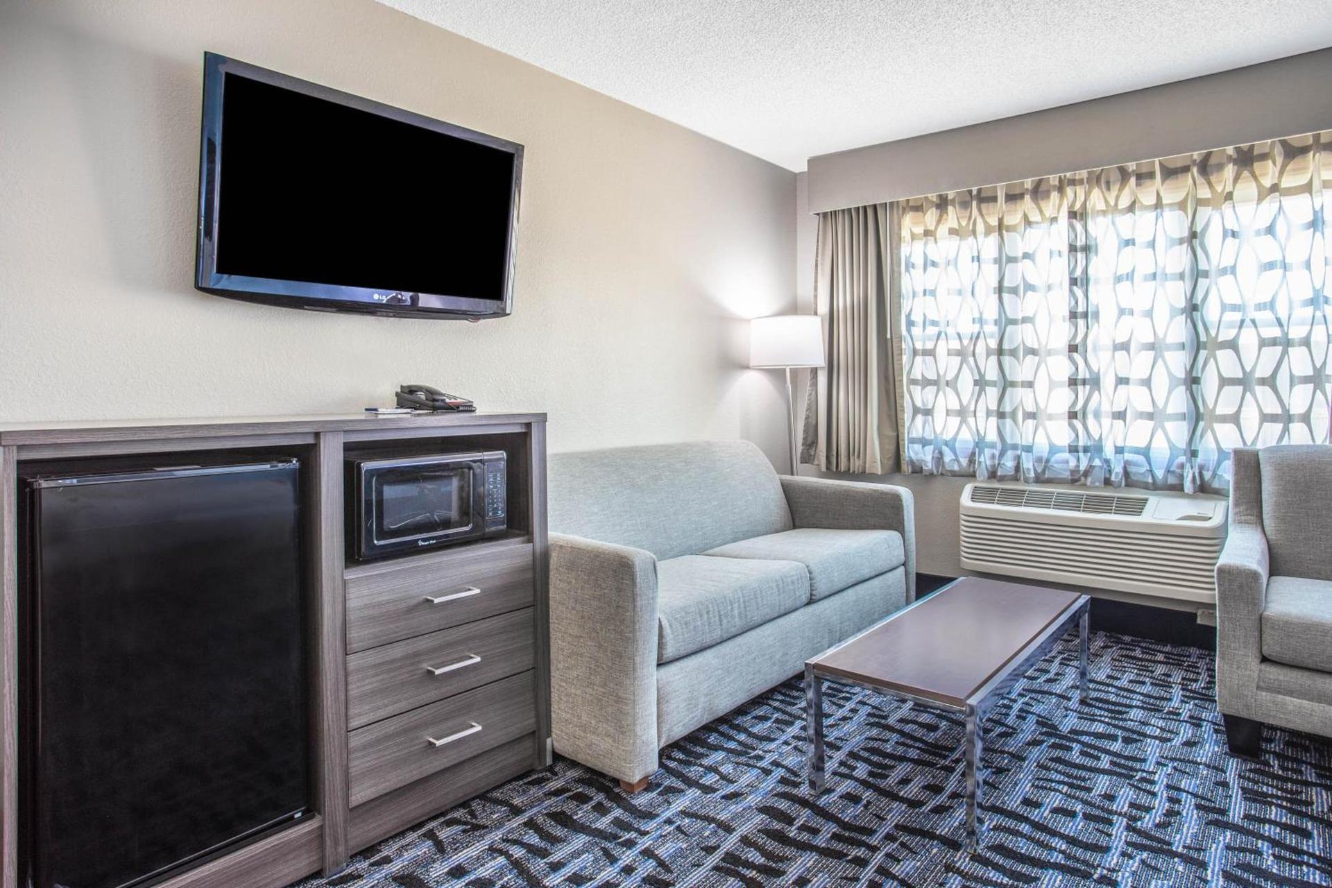 Baymont by Wyndham Joliet photo 31