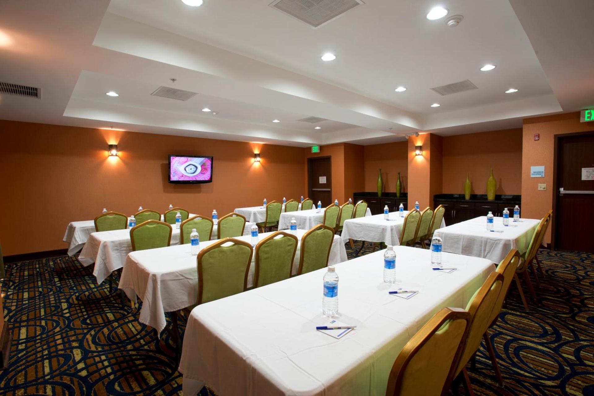 Holiday Inn Express & Suites Morrilton by IHG photo 4