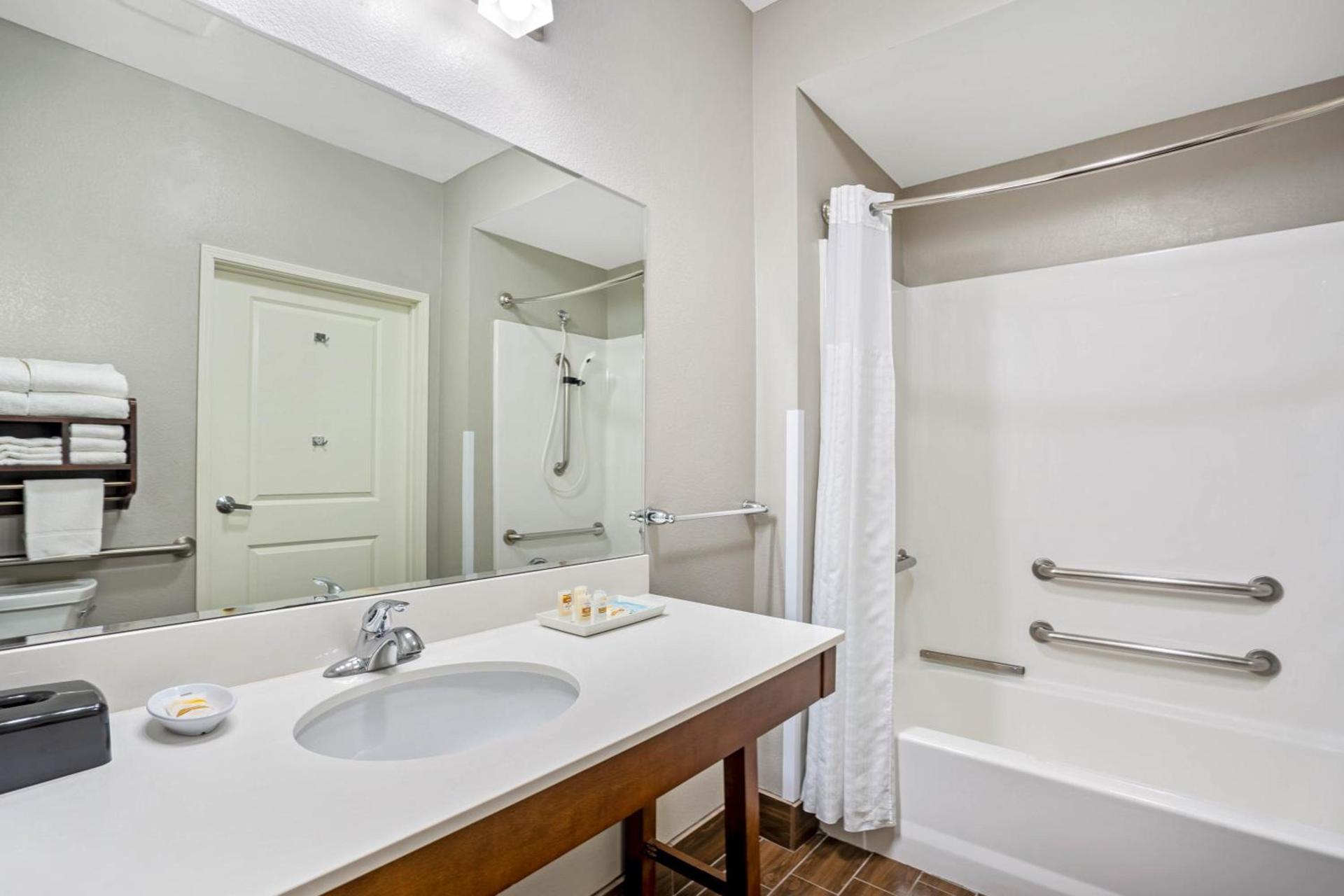 La Quinta by Wyndham Houston NW Beltway8/WestRD photo 49