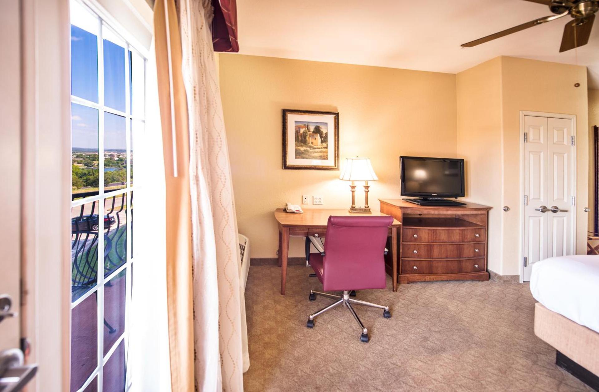 La Quinta by Wyndham Marble Falls photo 14