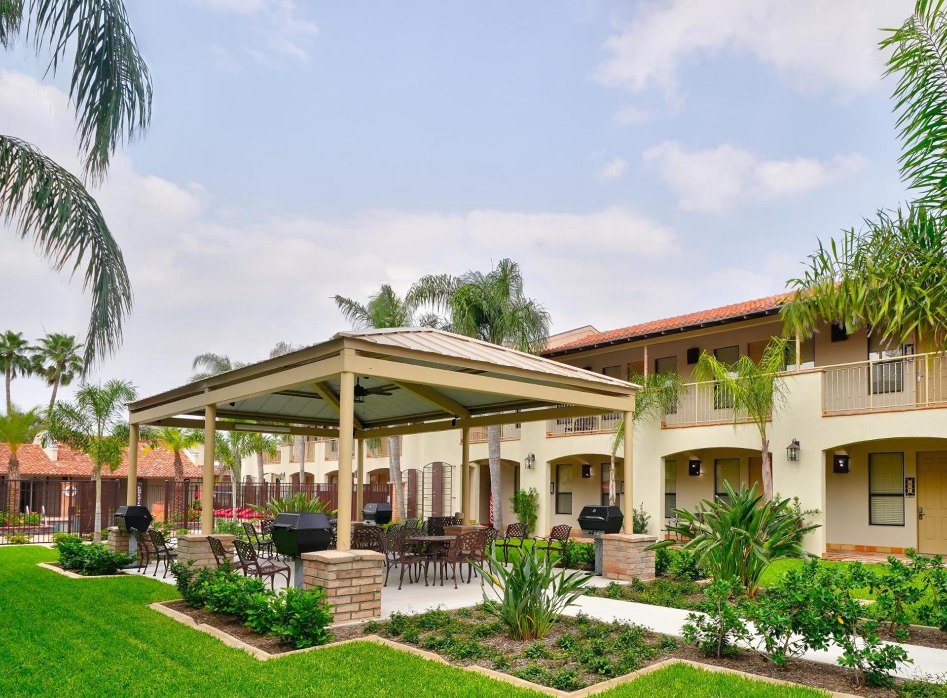 The Bungalows on Shary photo 9