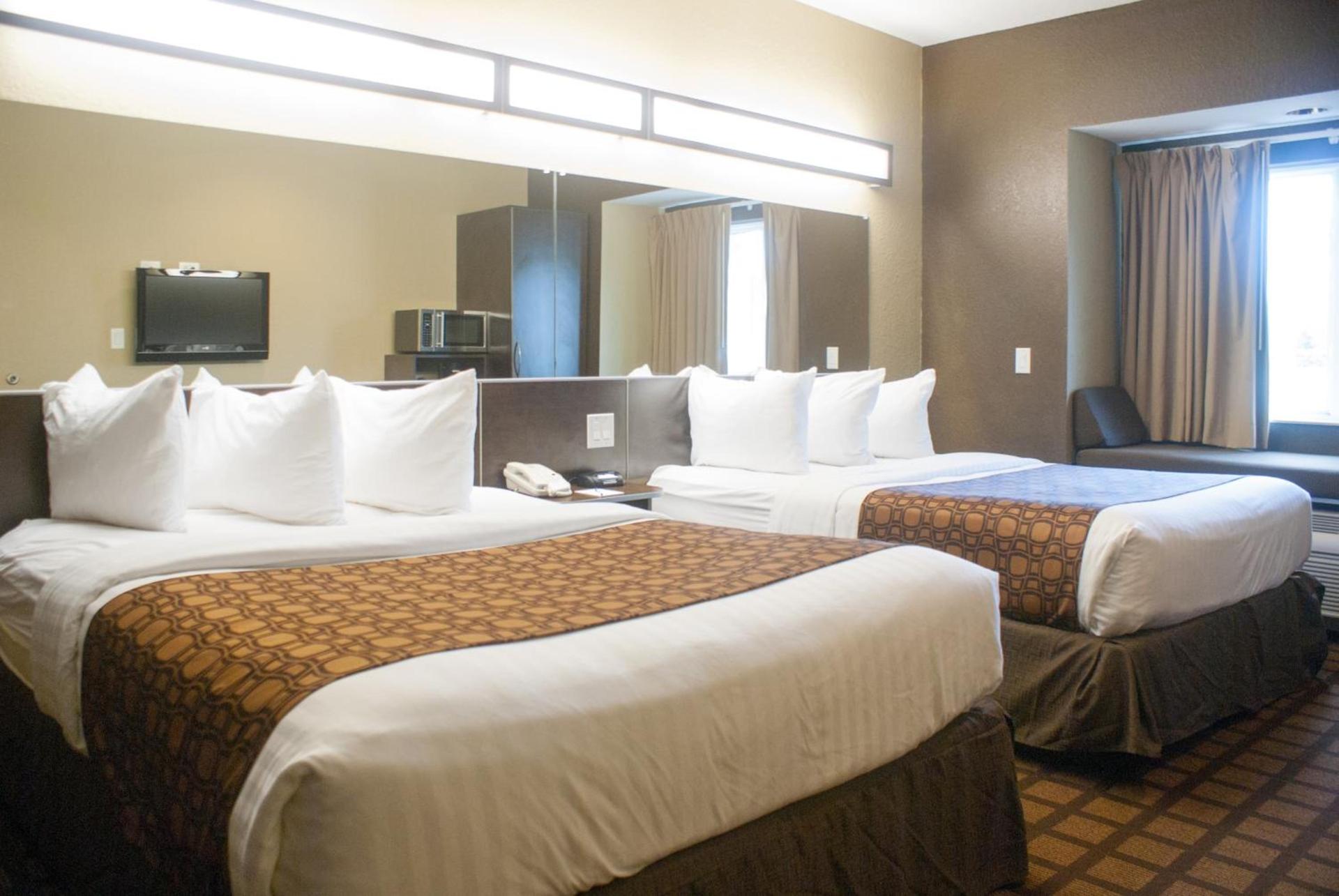 Microtel Inn & Suites by Wyndham Jacksonville Airport photo 39