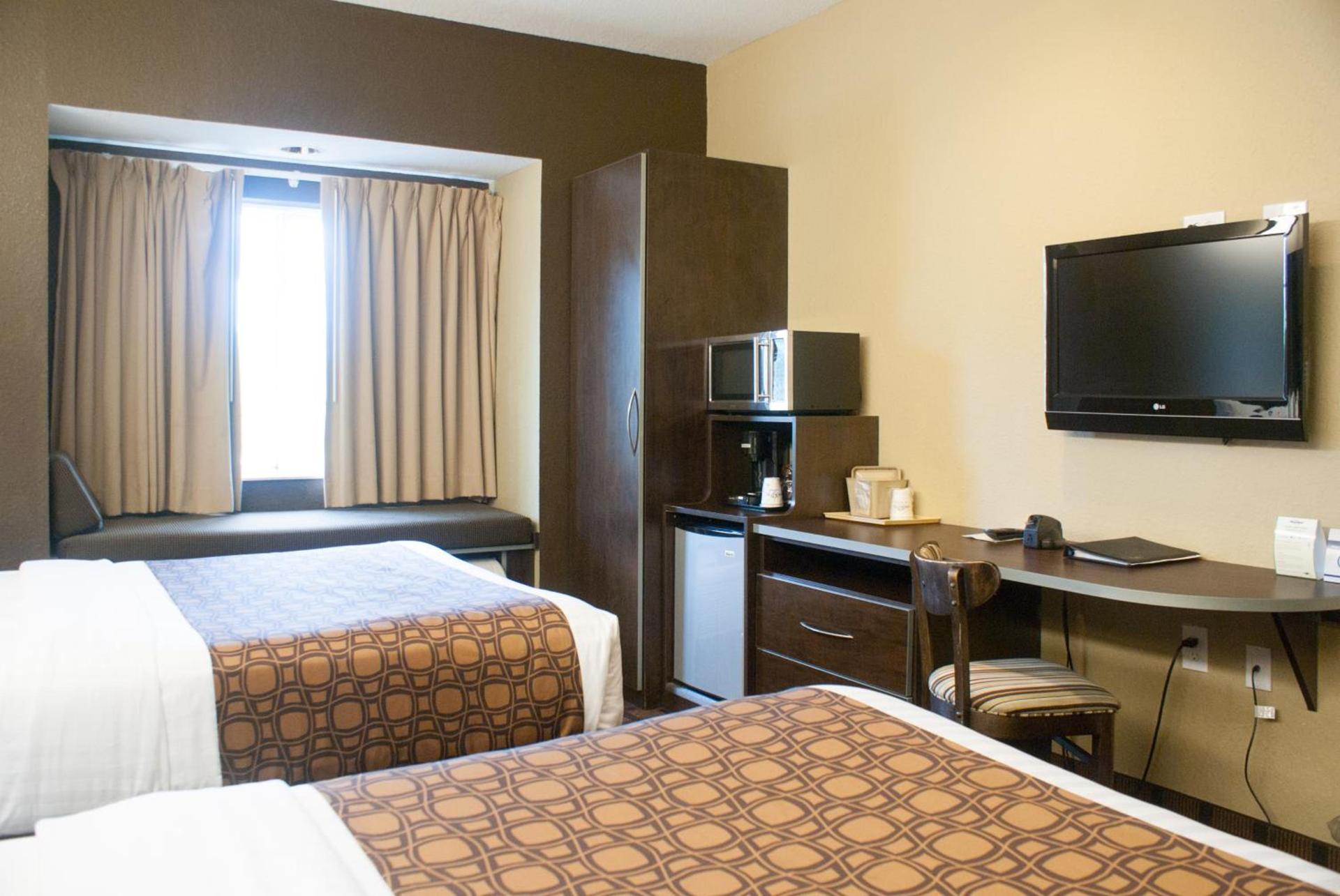 Microtel Inn & Suites by Wyndham Jacksonville Airport photo 41