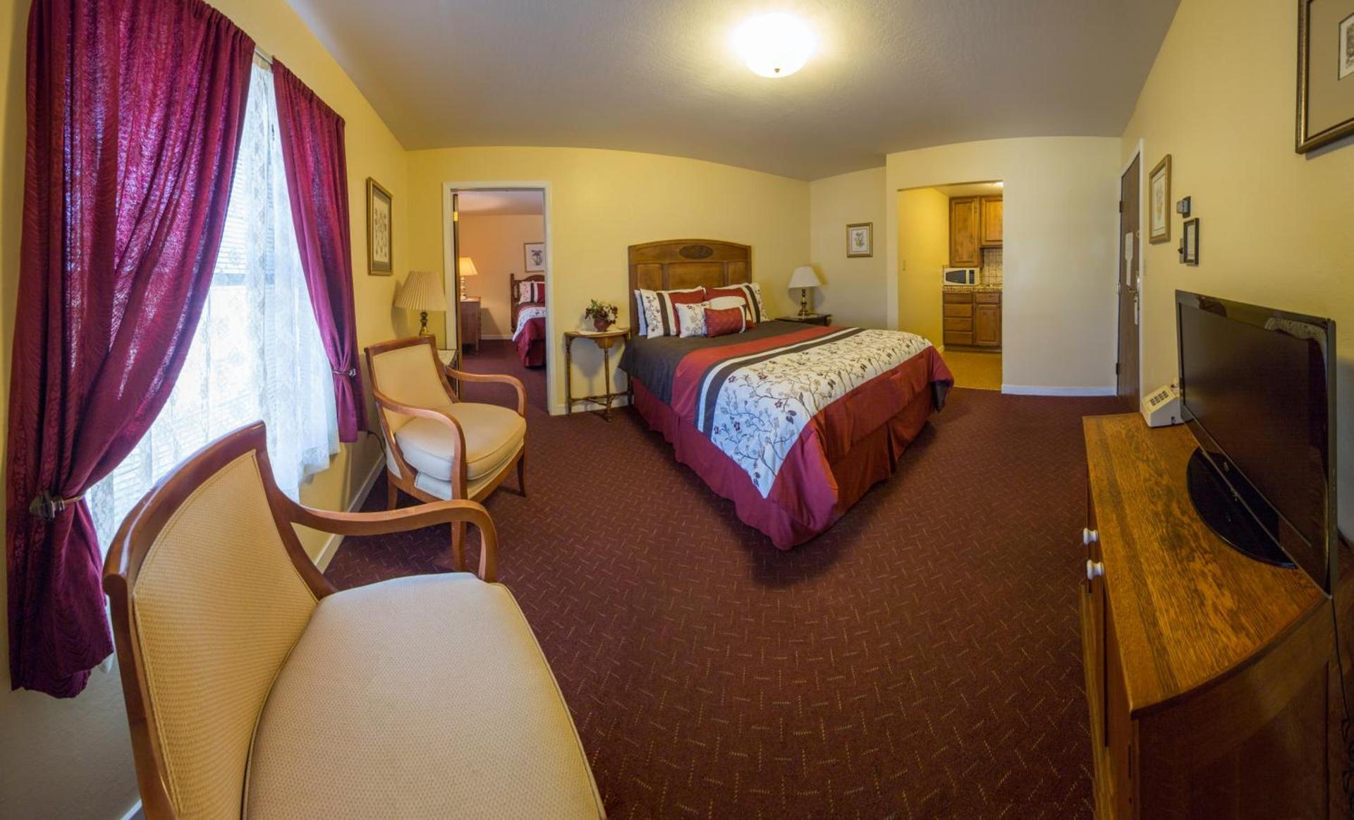 Historic Cary House Hotel photo 2