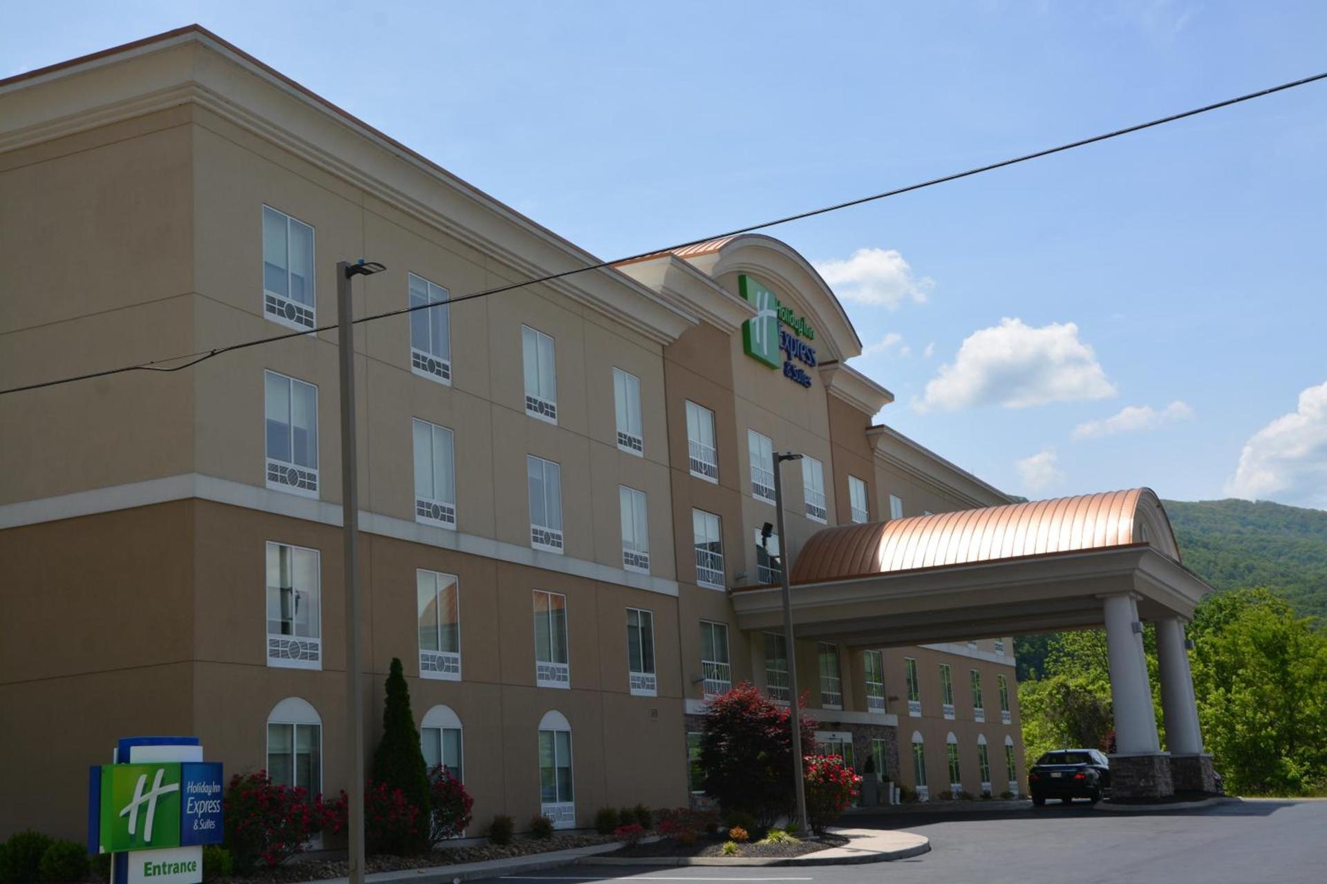 Holiday Inn Express & Suites Caryville by IHG — hotel in Caryville
