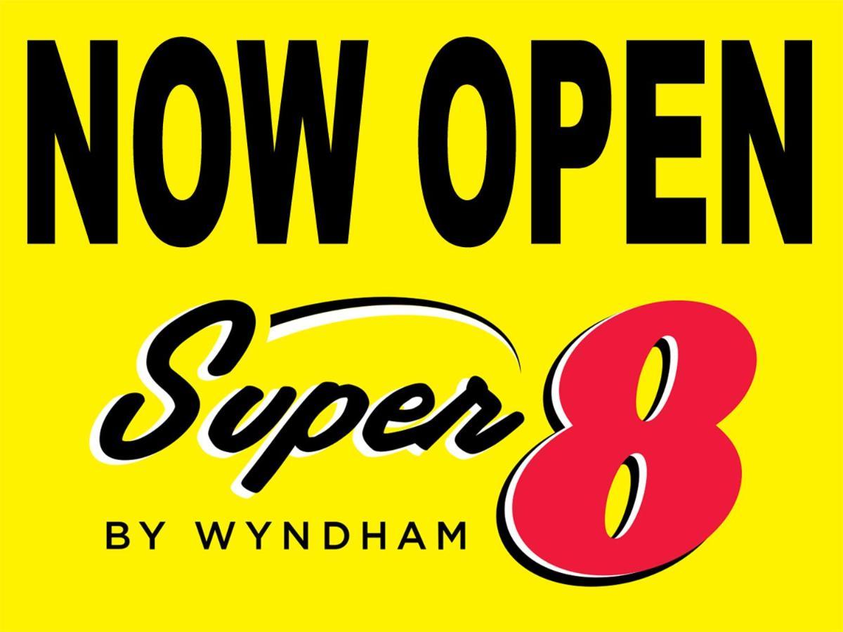 Super 8 by Wyndham Cookeville, TN photo 2