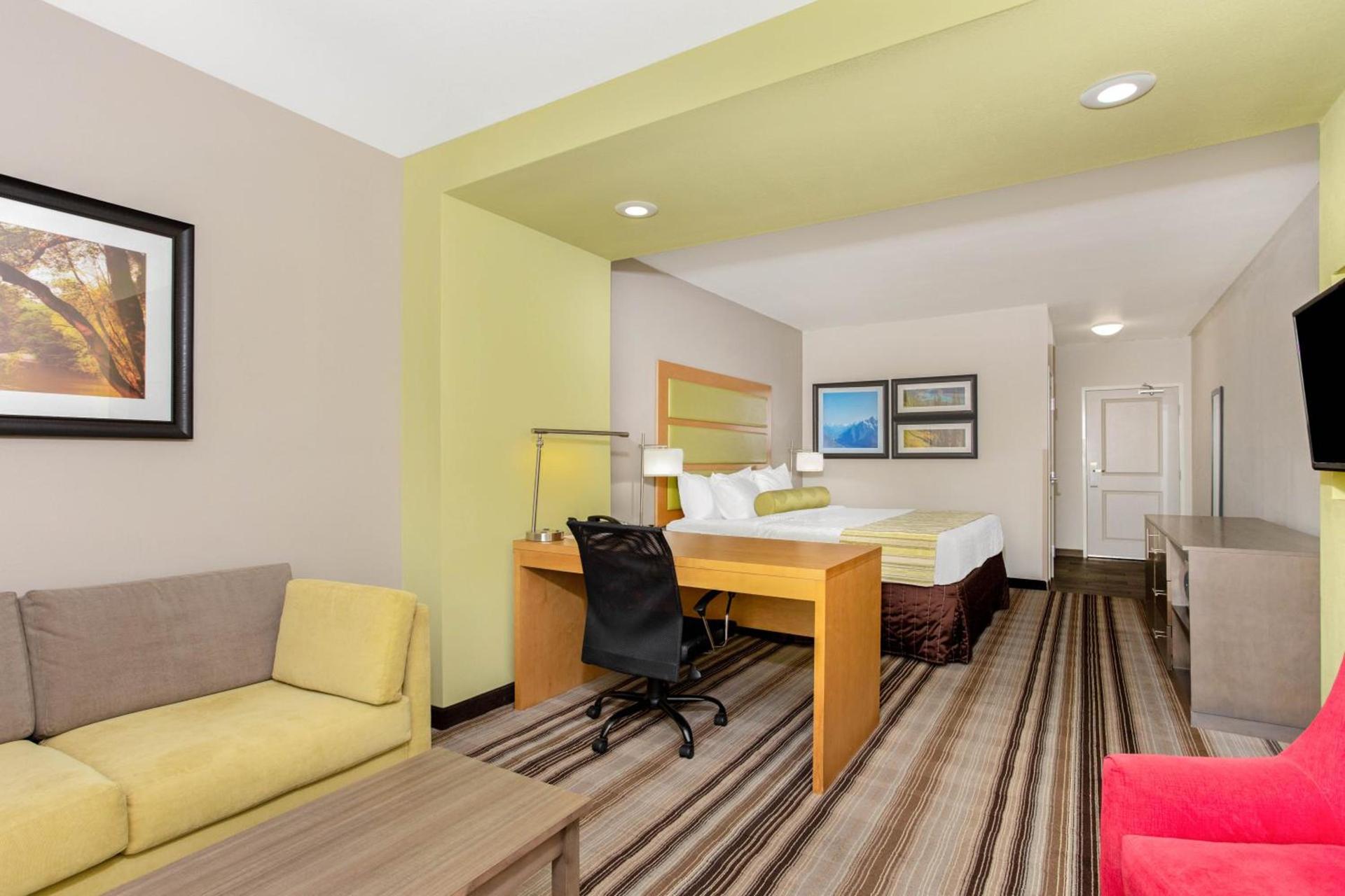 La Quinta by Wyndham Paducah photo 2