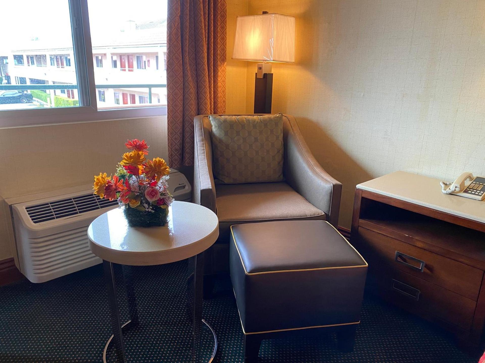 New Century Inn photo 15