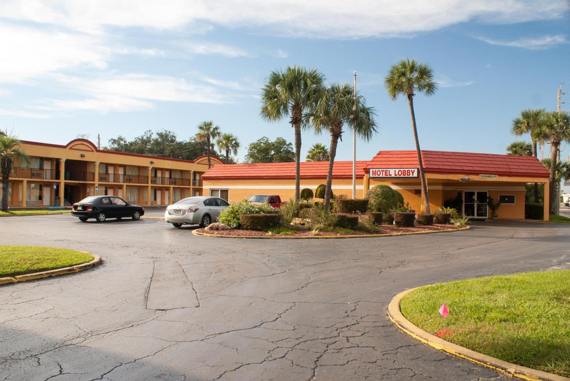Scottish Inn Downtown Jacksonville photo 11