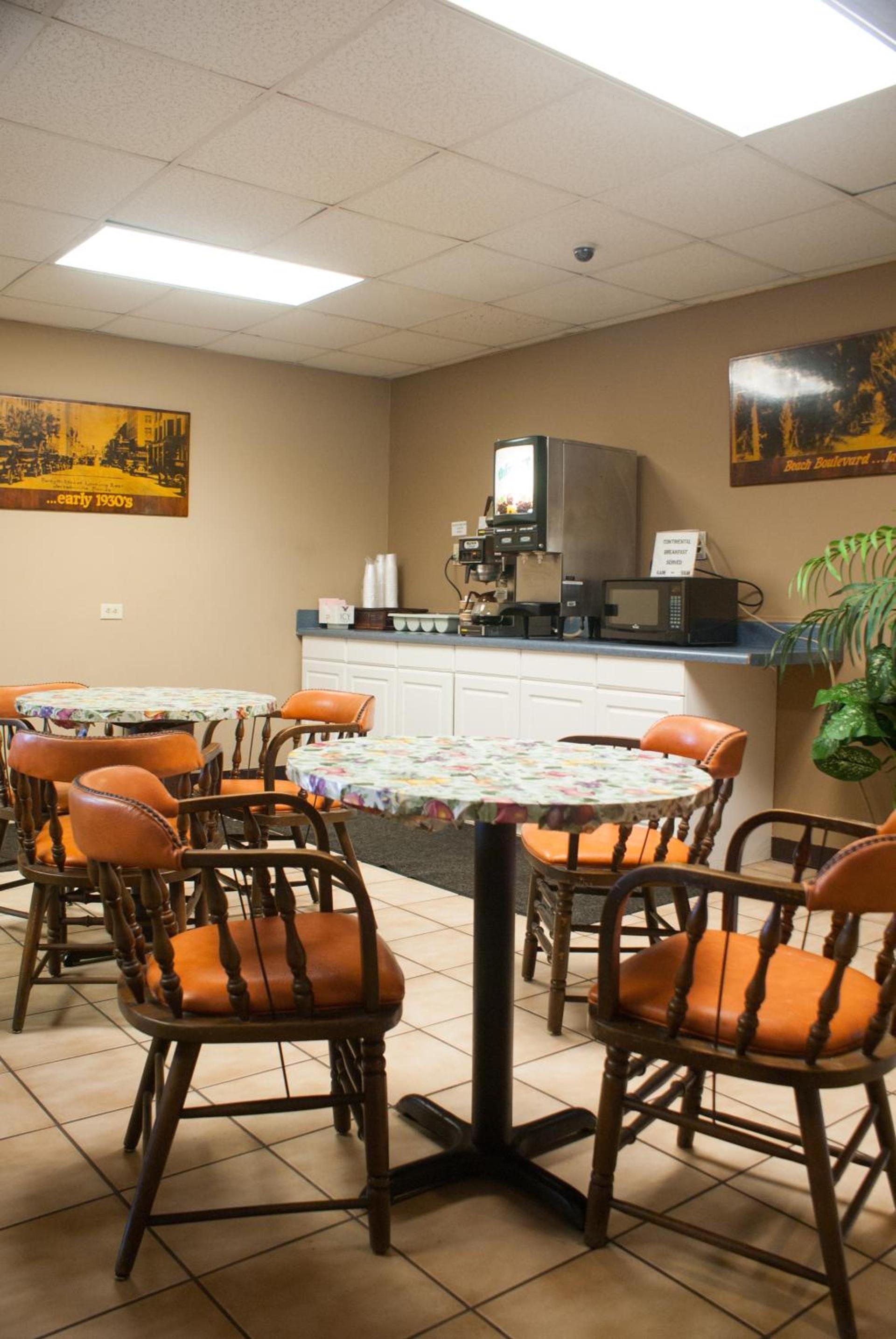 Scottish Inn Downtown Jacksonville photo 7