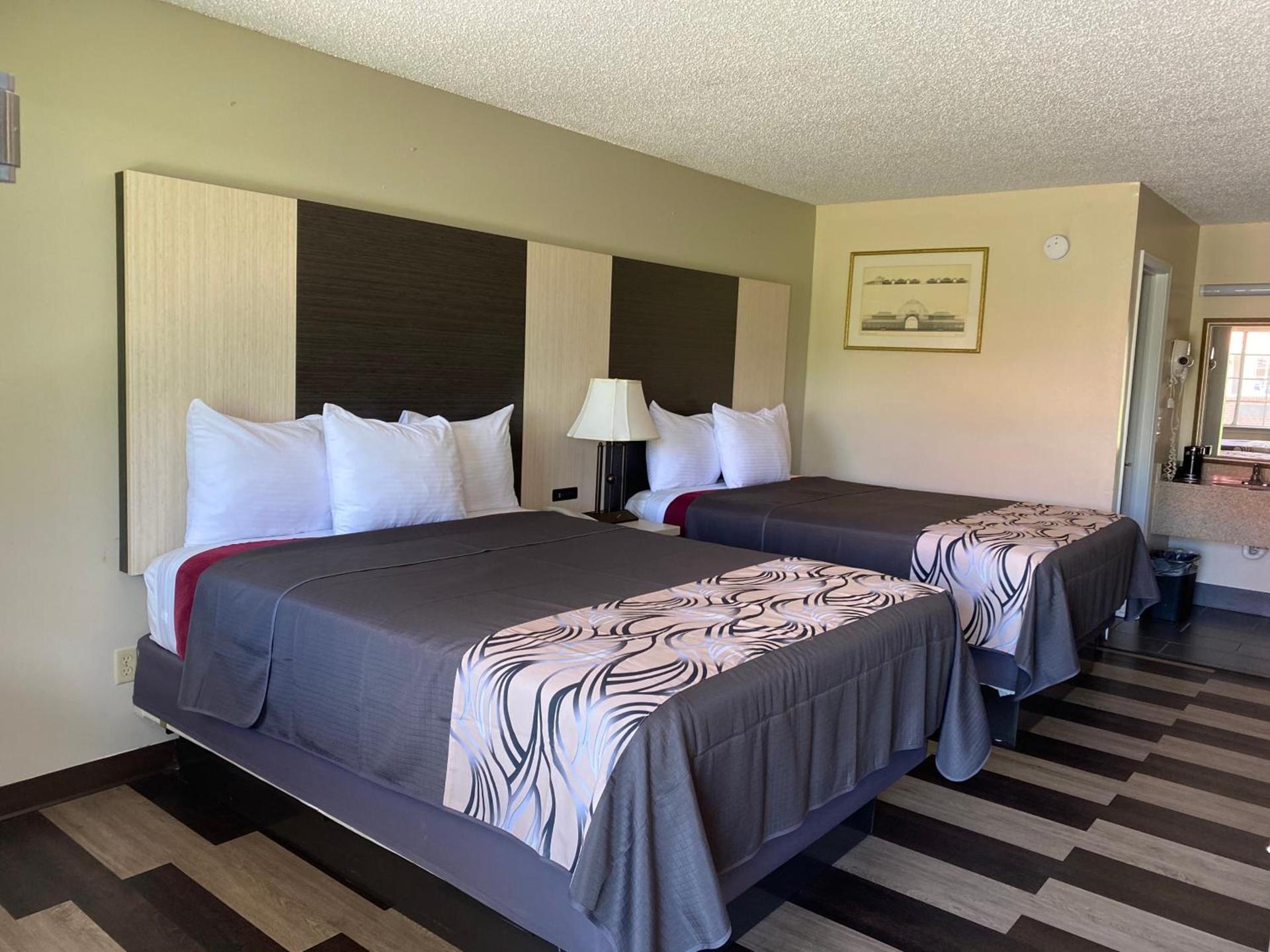 Regency 7 Motel photo 22